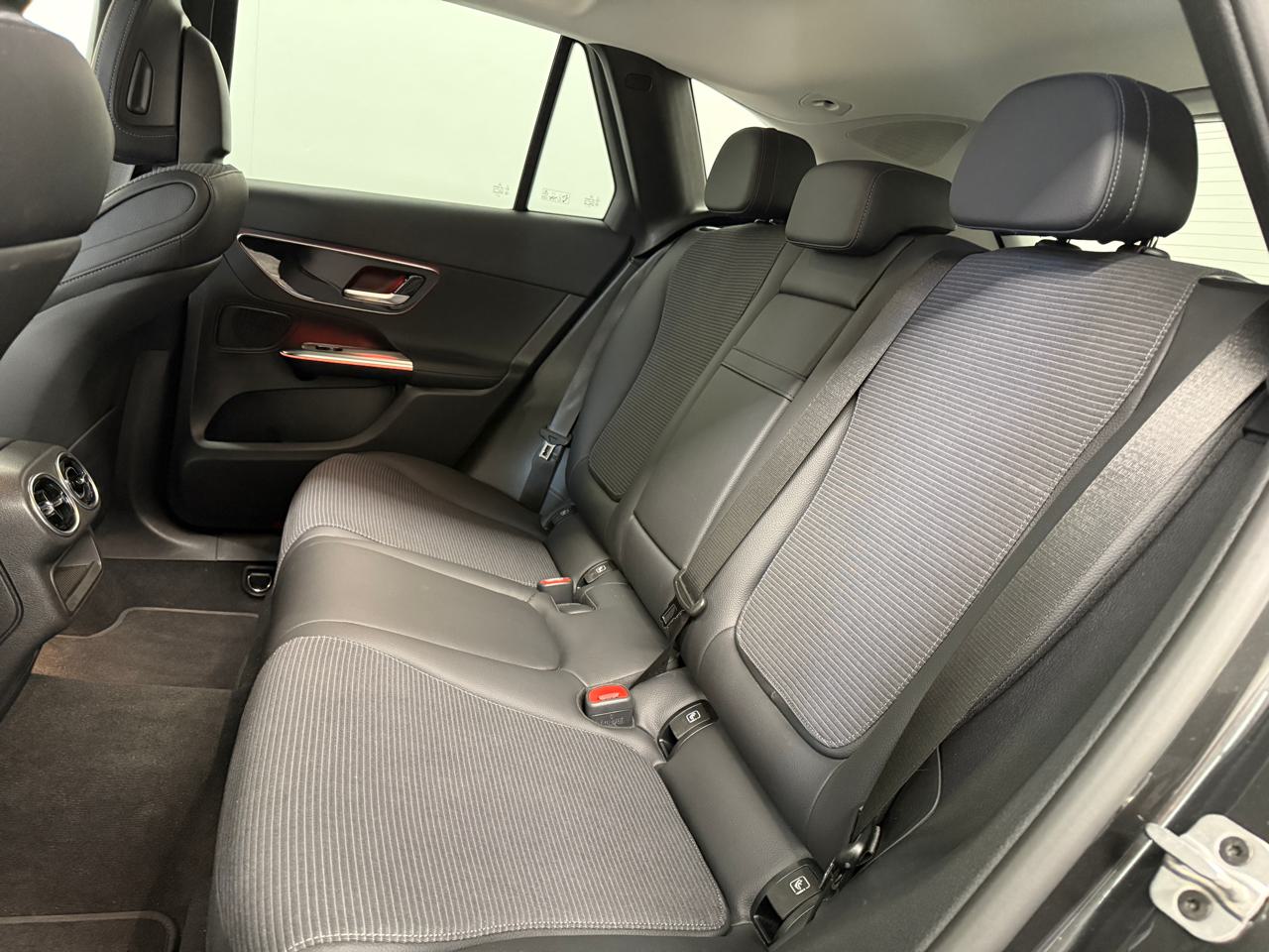 MERCEDES-BENZ GLC 220 d 4Matic 9G-Tronic-image-9