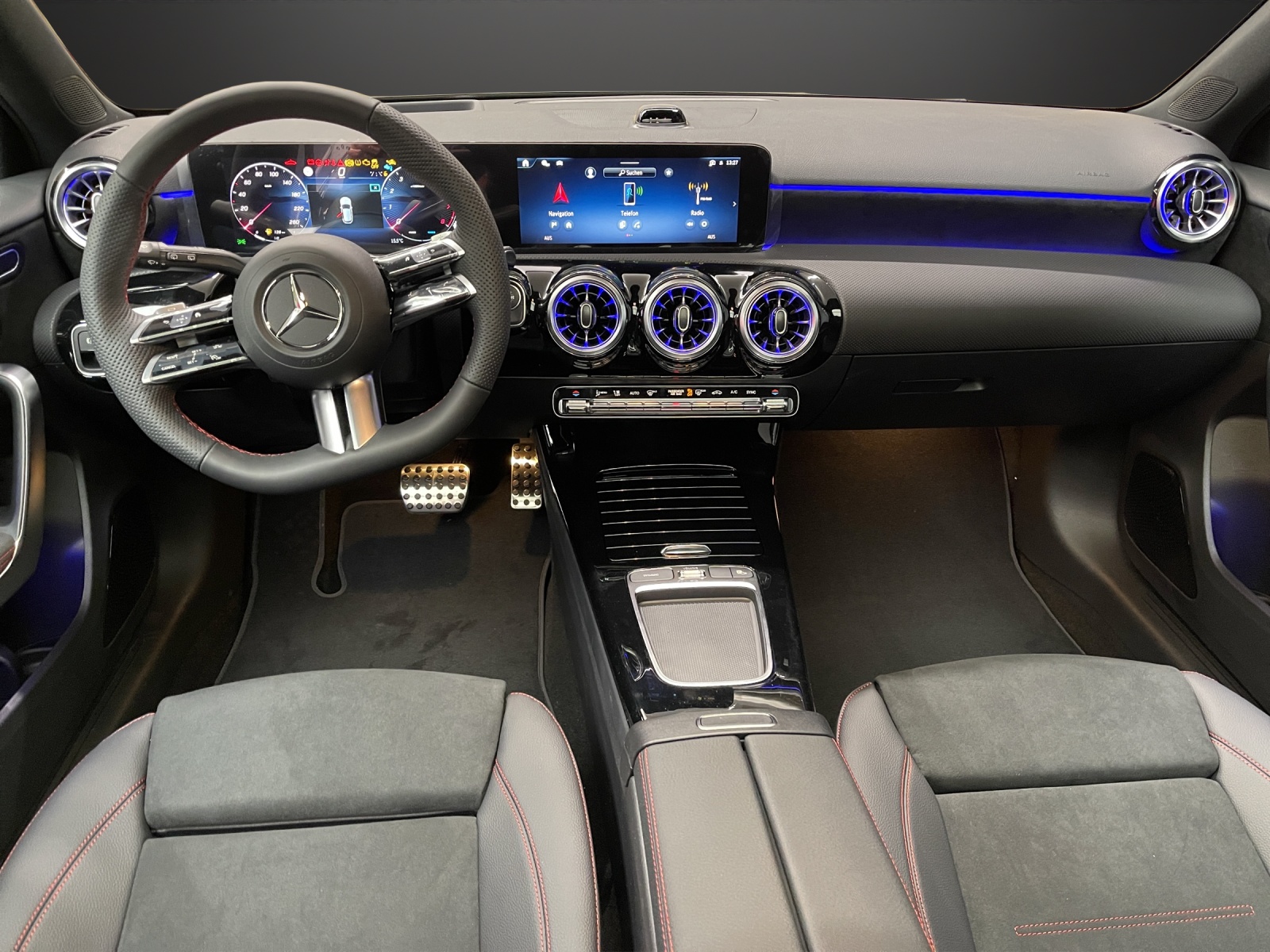 MERCEDES-BENZ A 220 4Matic 8G-DCT-image-5