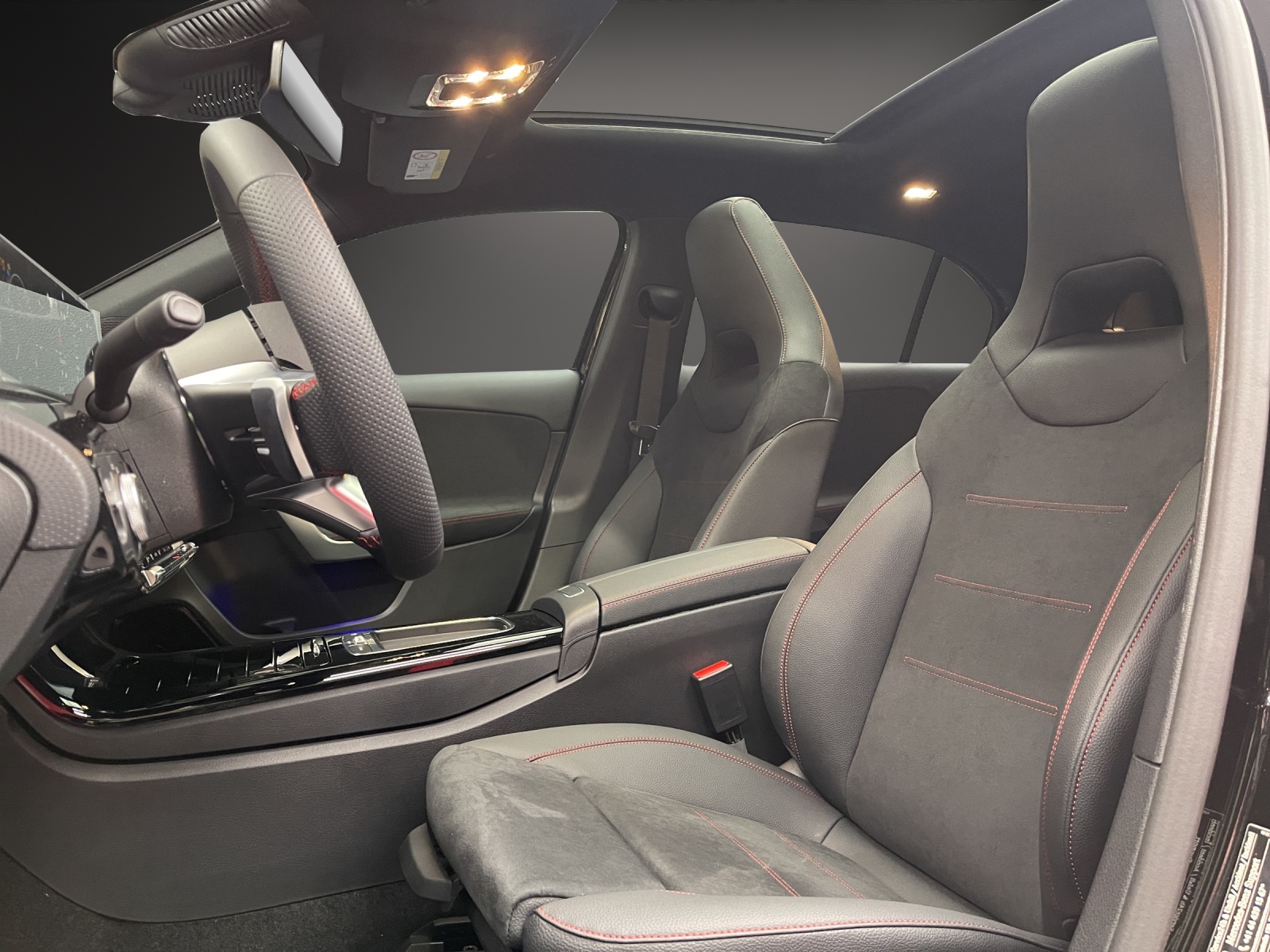 MERCEDES-BENZ A 220 4Matic 8G-DCT-image-8