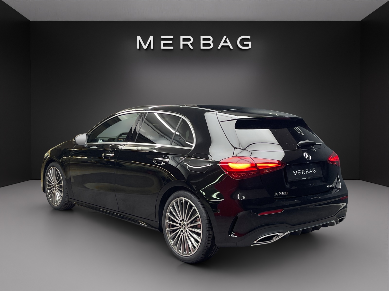 MERCEDES-BENZ A 220 4Matic 8G-DCT-image-3