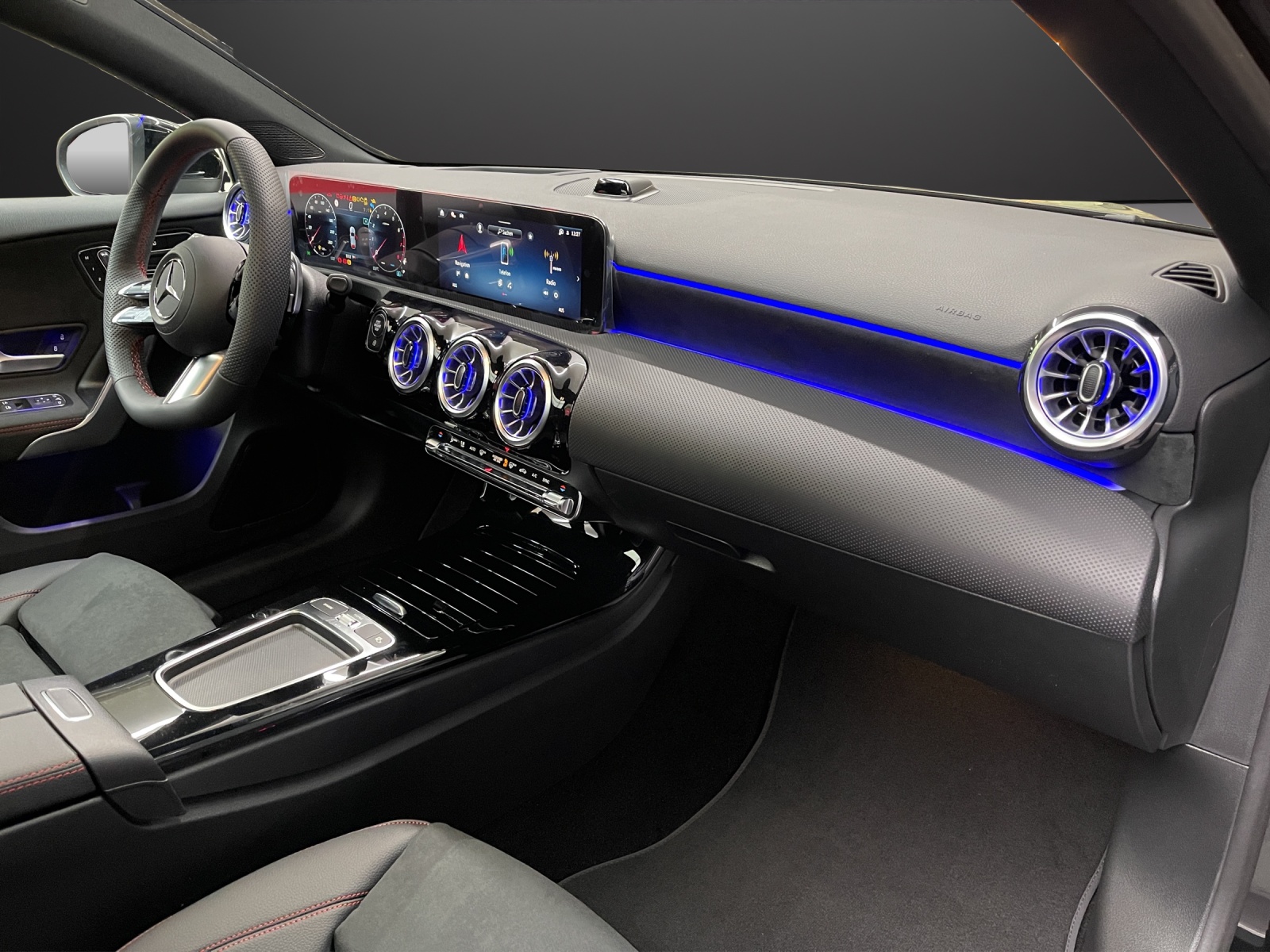 MERCEDES-BENZ A 220 4Matic 8G-DCT-image-7