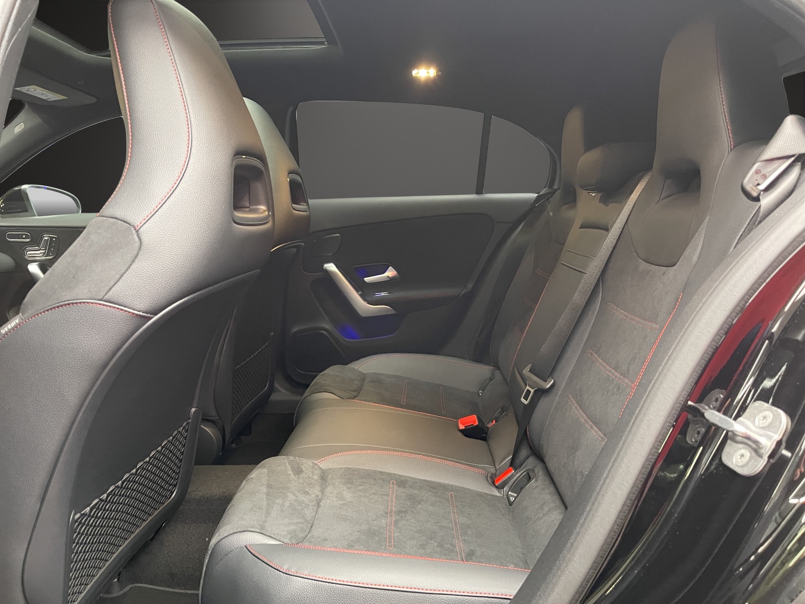 MERCEDES-BENZ A 220 4Matic 8G-DCT-image-9