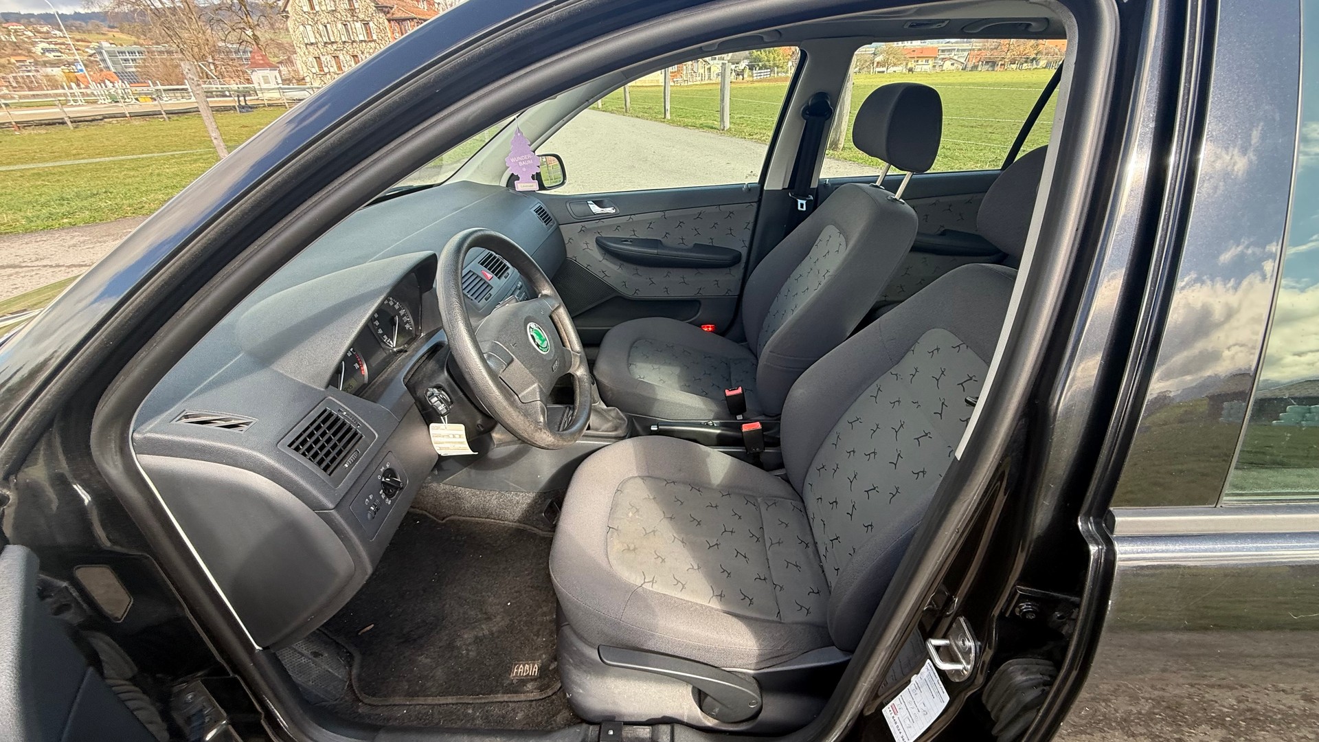 SKODA Fabia 1.4 16V Elegance-image-11