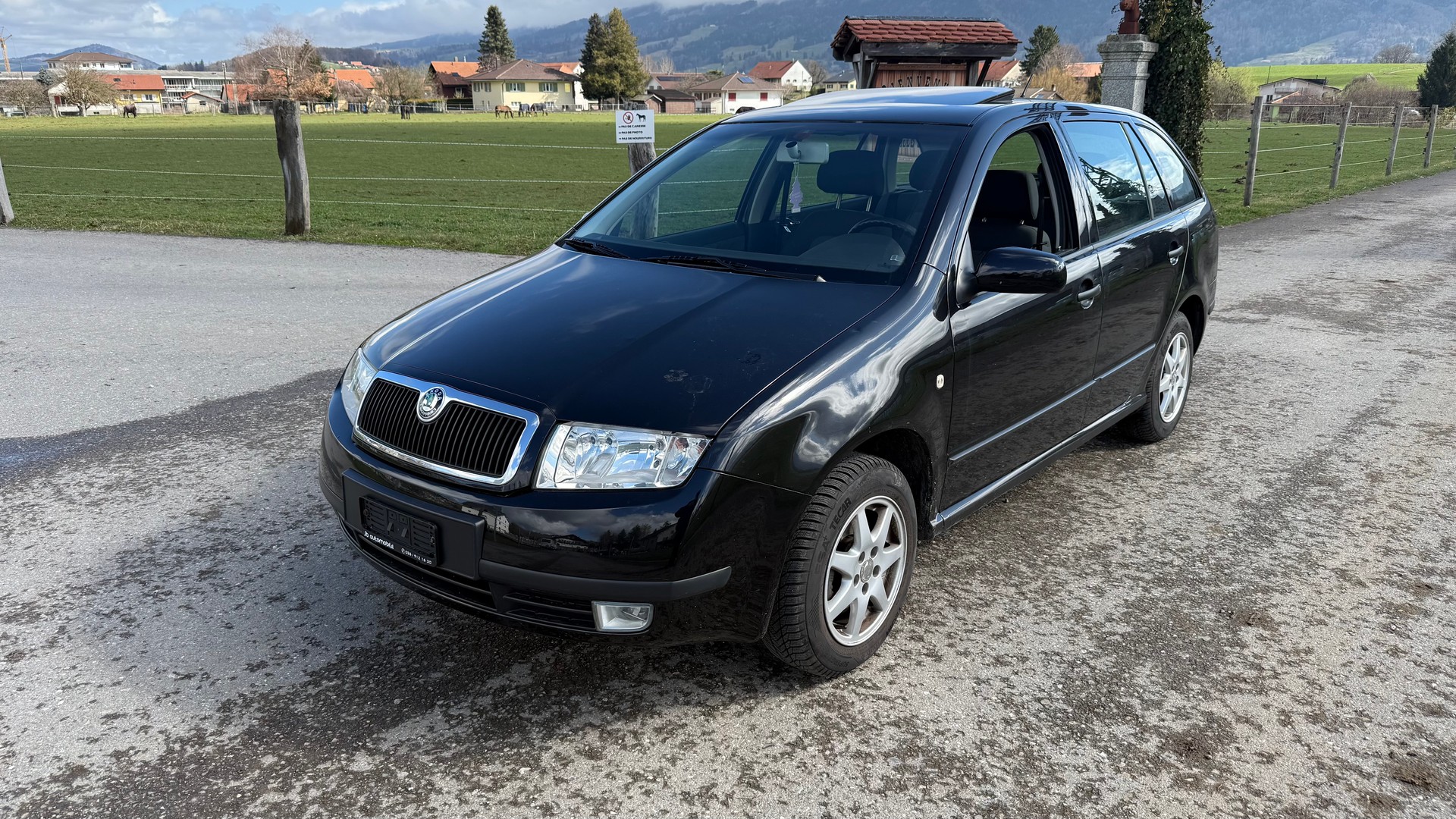 SKODA Fabia 1.4 16V Elegance-image-2