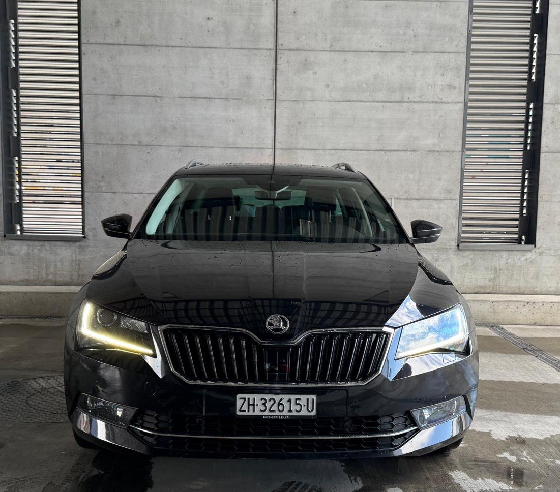 SKODA Superb Combi 2.0 TDi Style 4x4 DSG-image-1