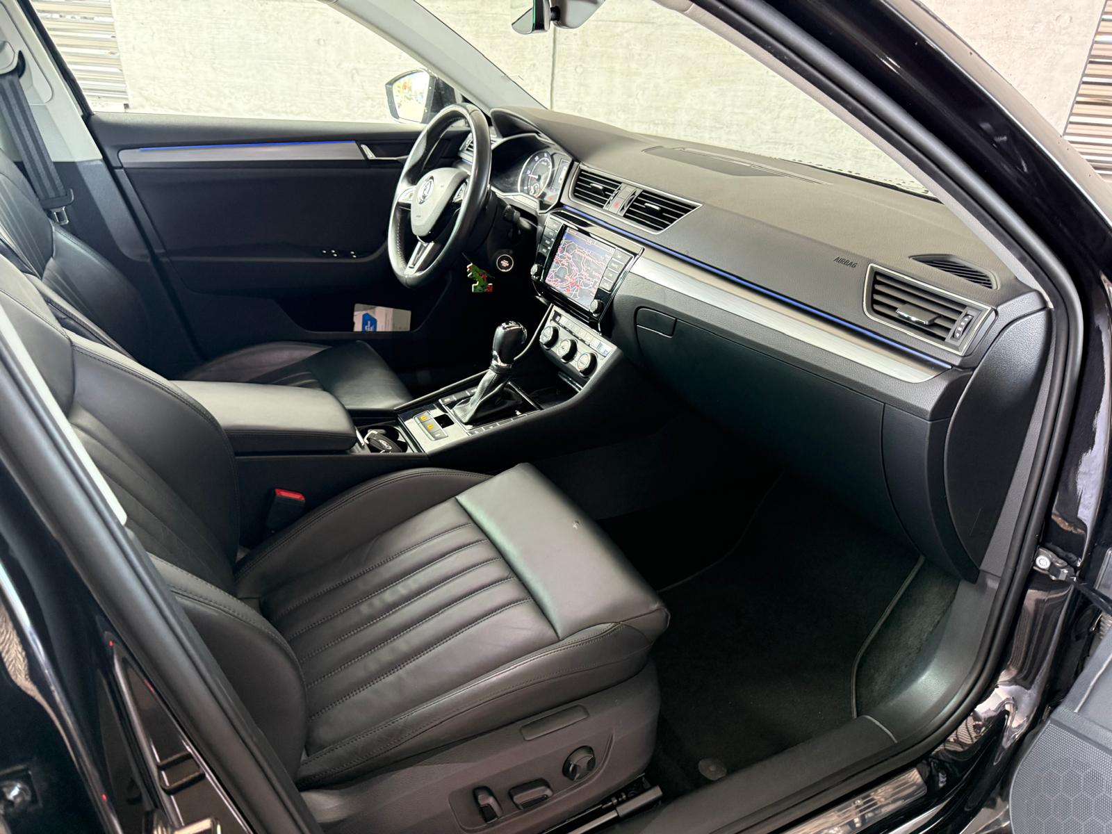 SKODA Superb Combi 2.0 TDi Style 4x4 DSG-image-11