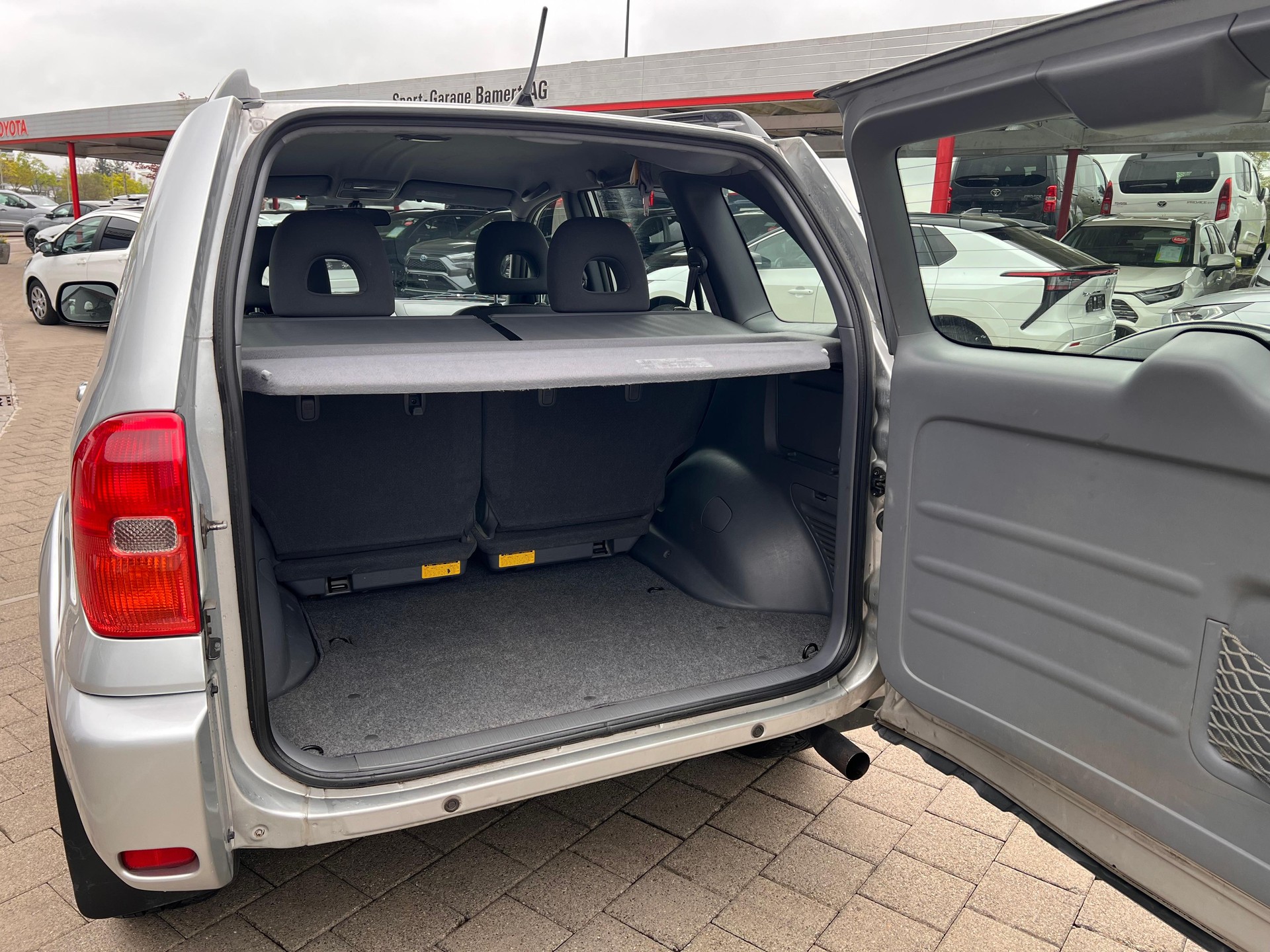 TOYOTA RAV4 2.0i-16V Linea Sol-image-6