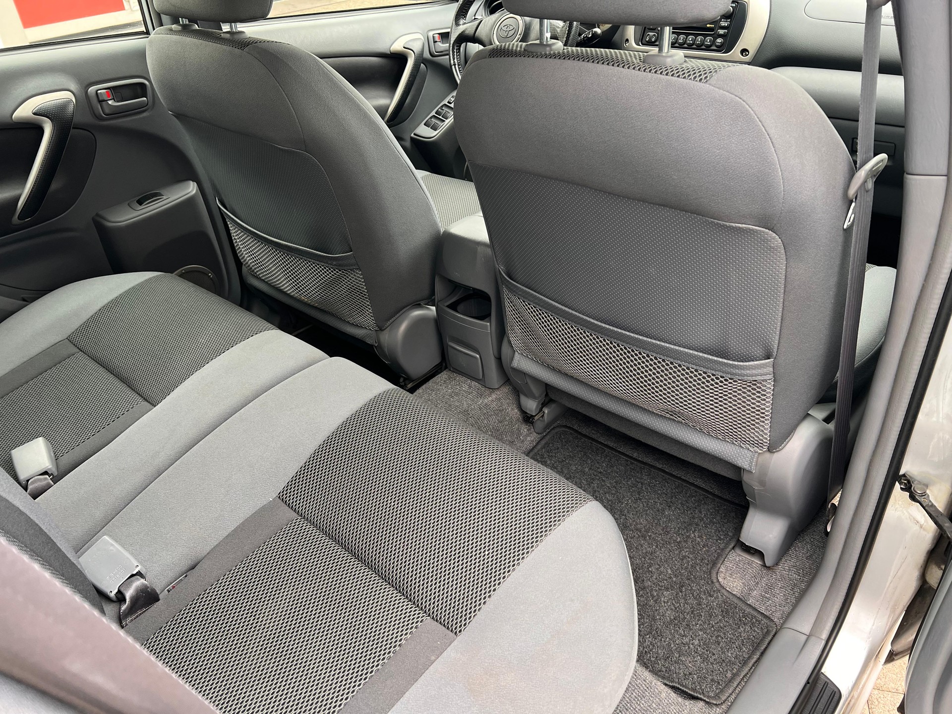 TOYOTA RAV4 2.0i-16V Linea Sol-image-11