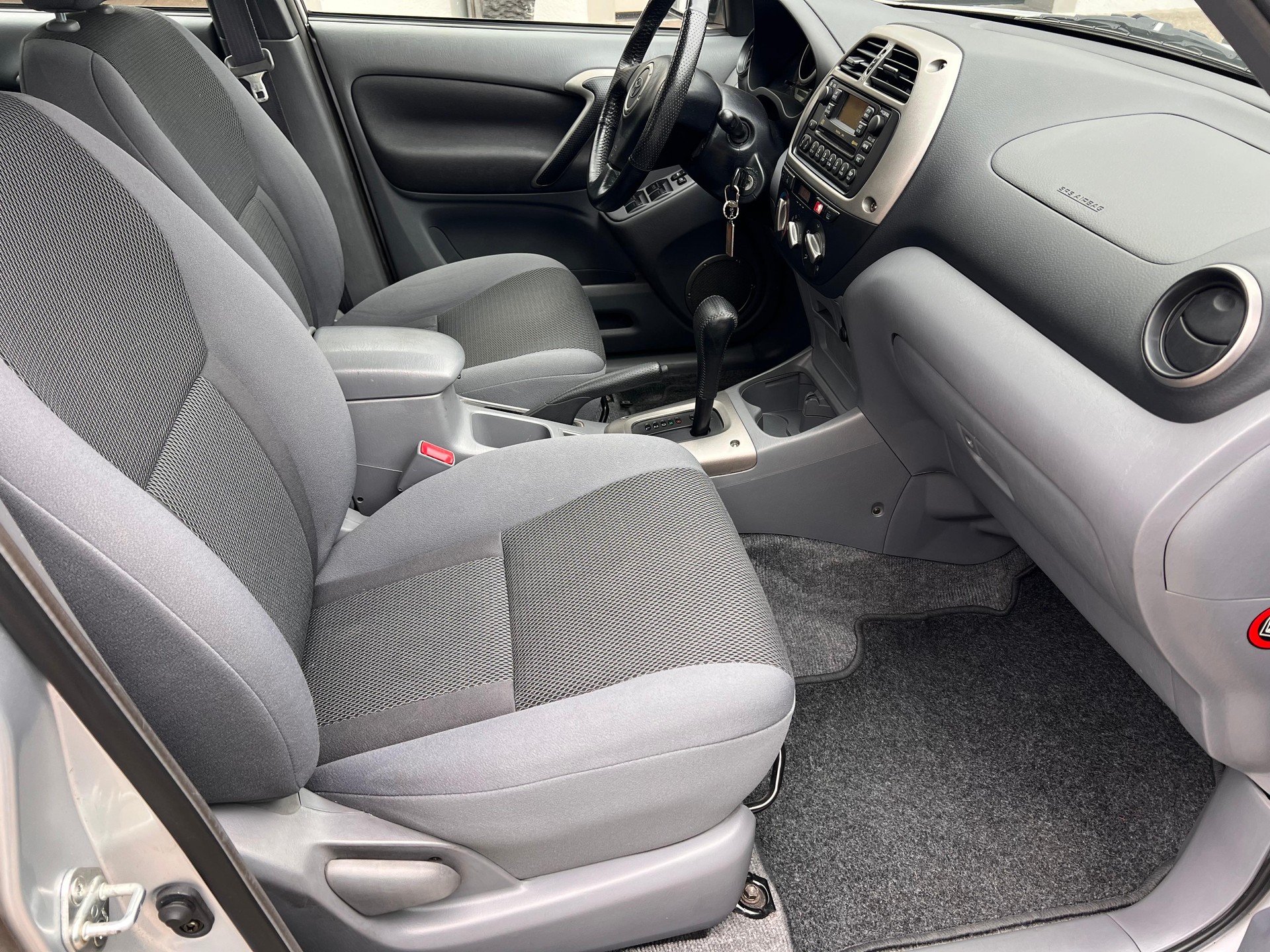TOYOTA RAV4 2.0i-16V Linea Sol-image-12