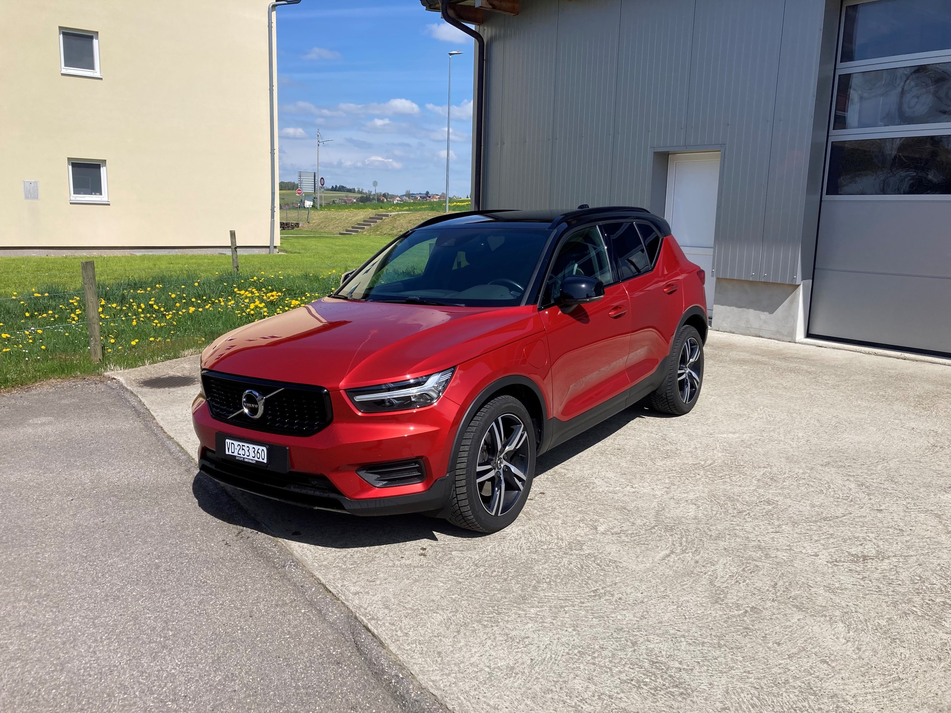 VOLVO XC40 T5 TwE R-Design DCT-image-2