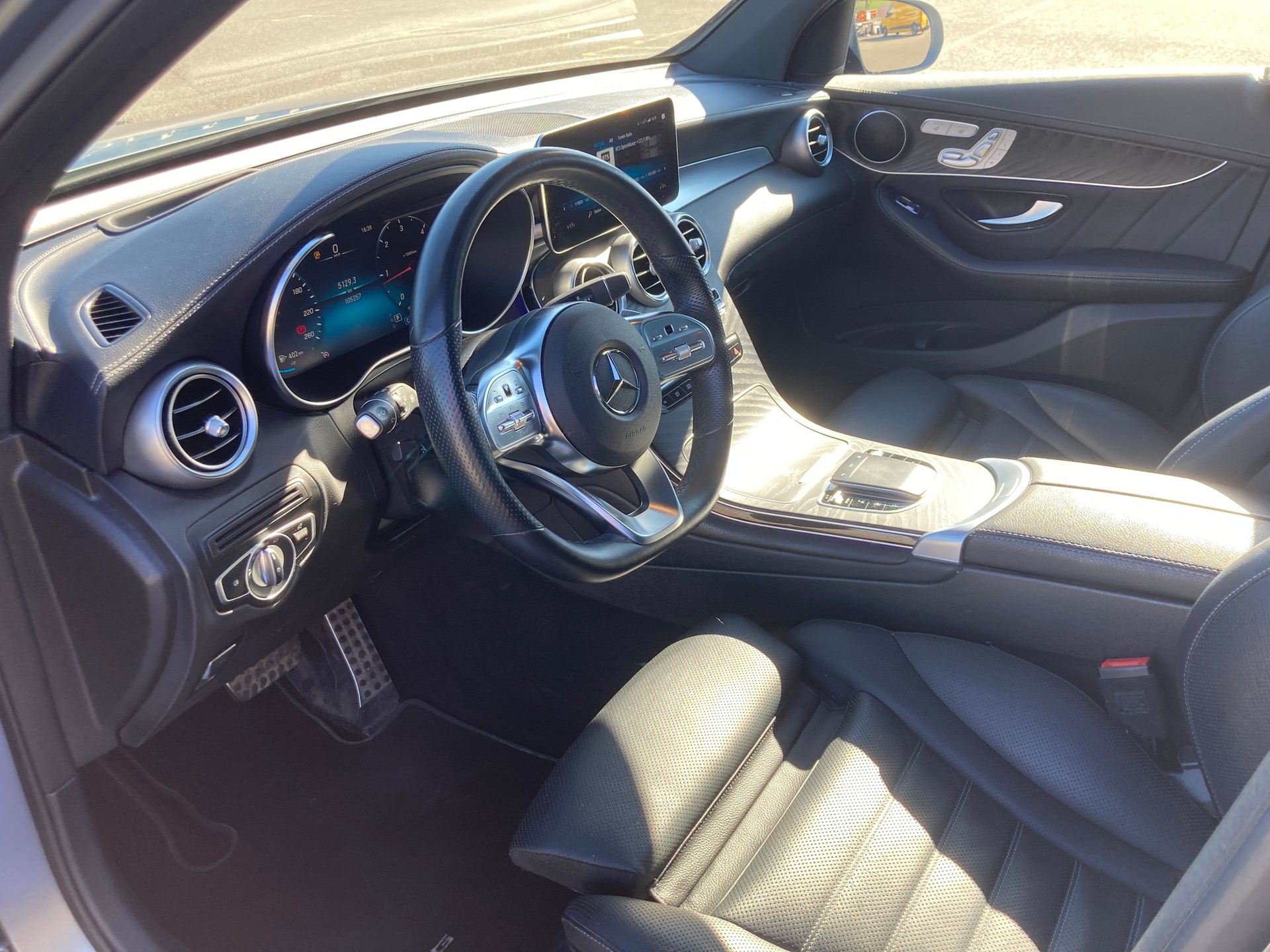 MERCEDES-BENZ GLC 300d 9G-Tronic 4 Matic AMG Line-image-3
