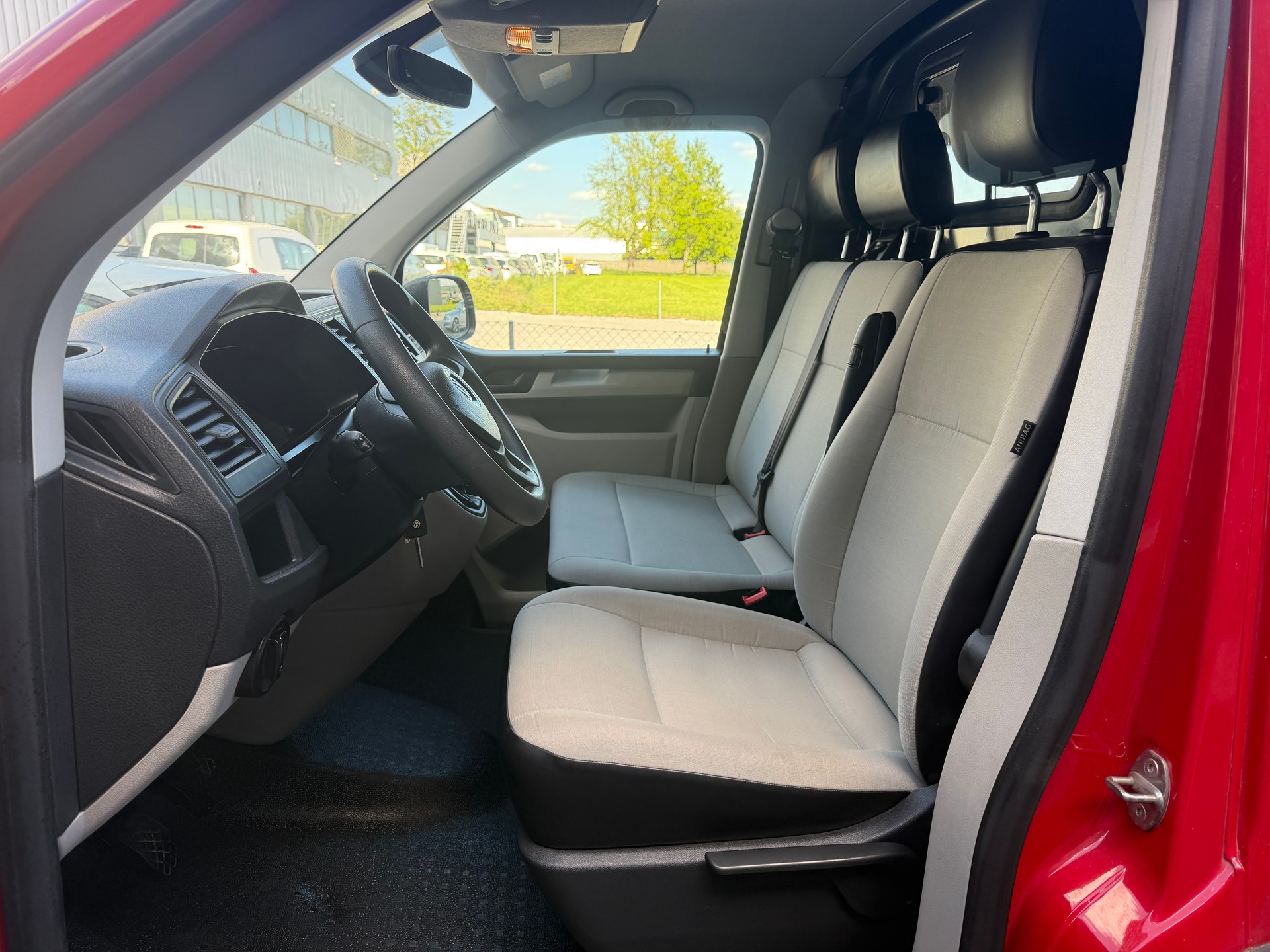 VW T6 2.0 TDI 4Motion * Gr. Navigation ** Xenon ** Klimaanlage ** Tempomat ** Nutzlast 1108 ** Frisch Ab MFK-image-2