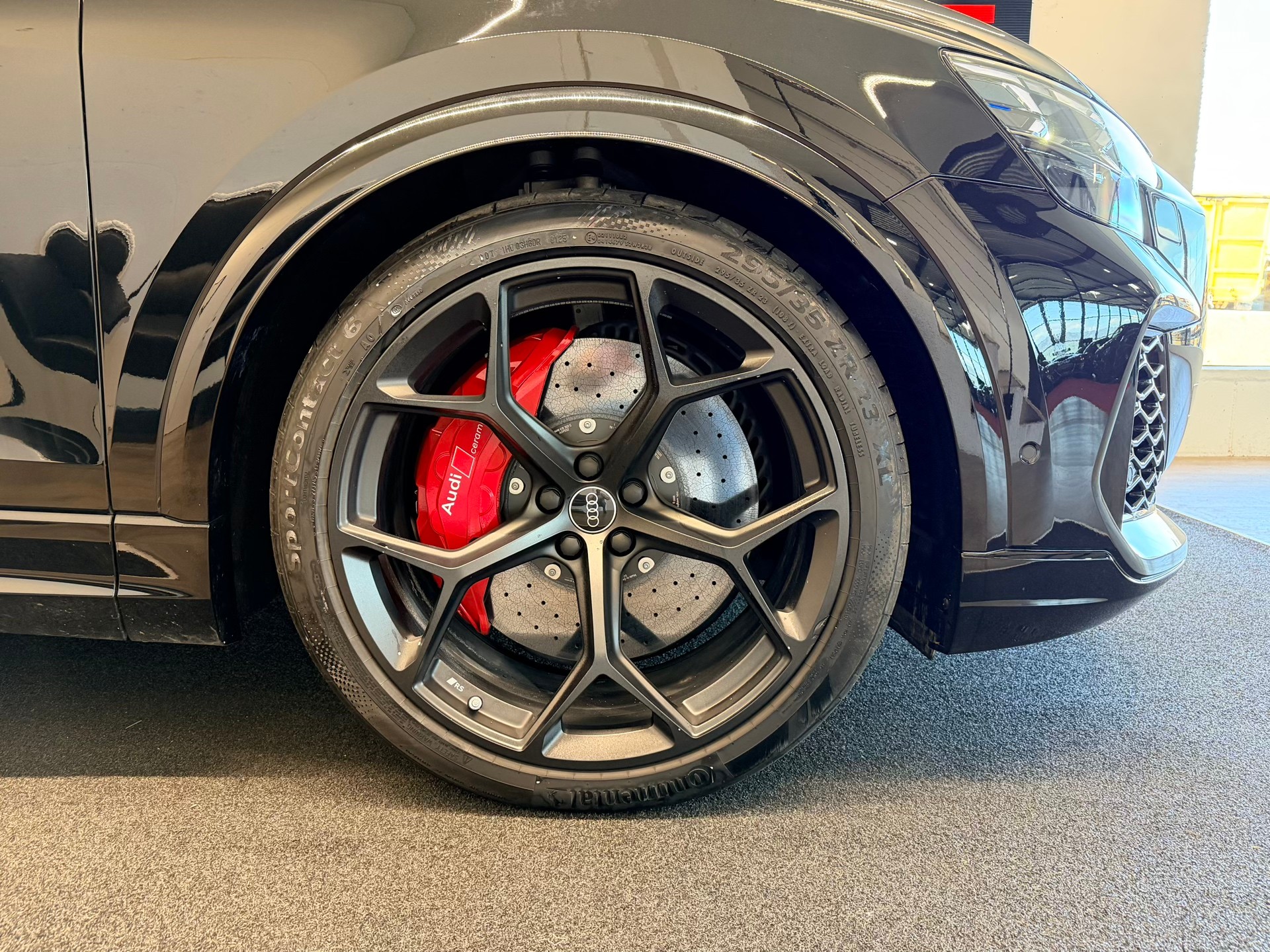 AUDI RSQ8 performance quattro-image-5
