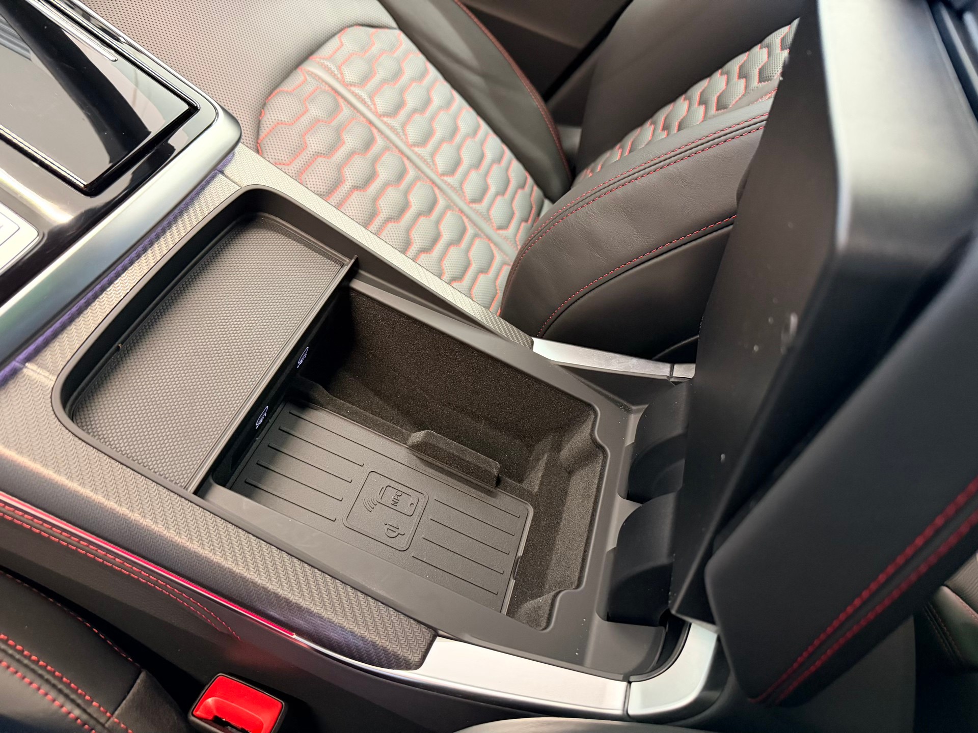 AUDI RSQ8 performance quattro-image-31