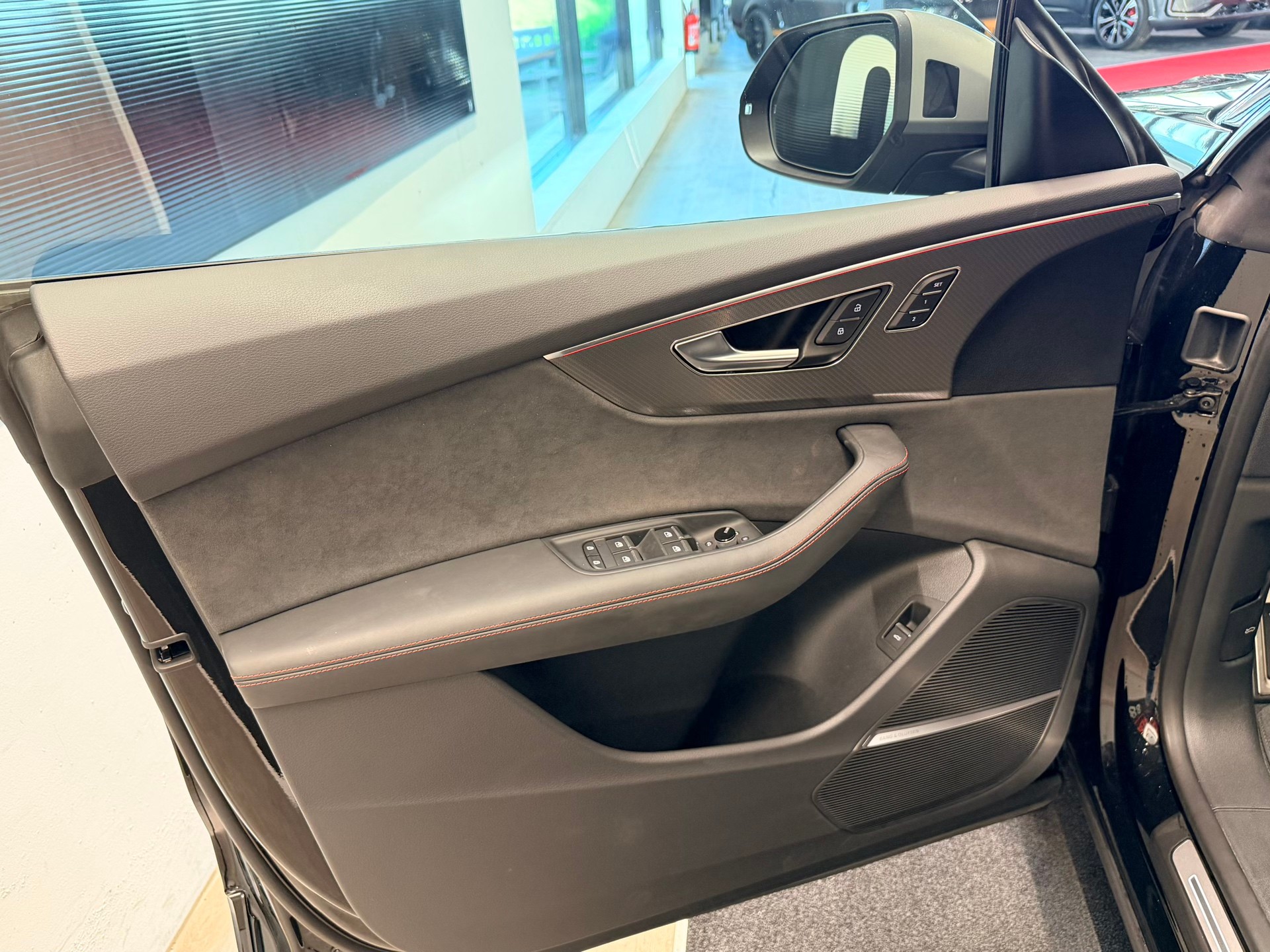 AUDI RSQ8 performance quattro-image-12