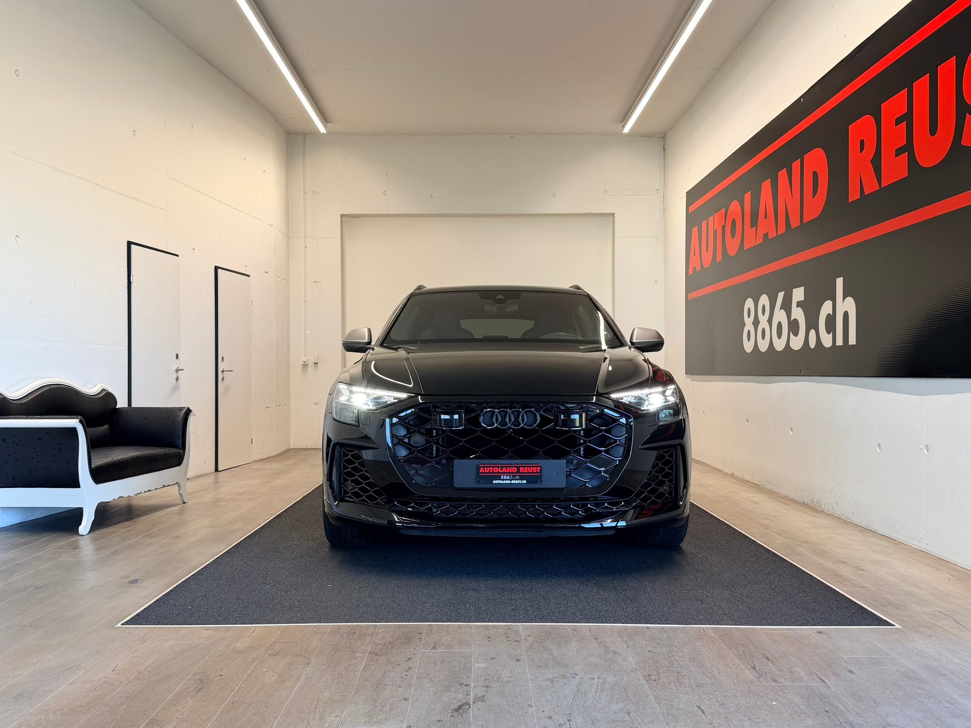 AUDI RSQ8 performance quattro-image-1