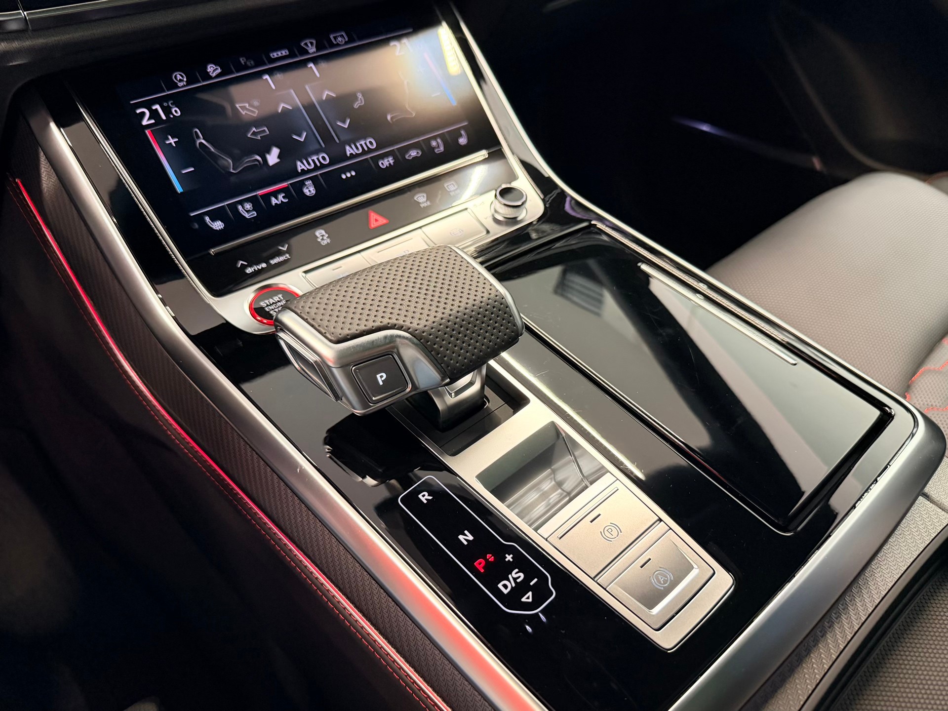 AUDI RSQ8 performance quattro-image-24