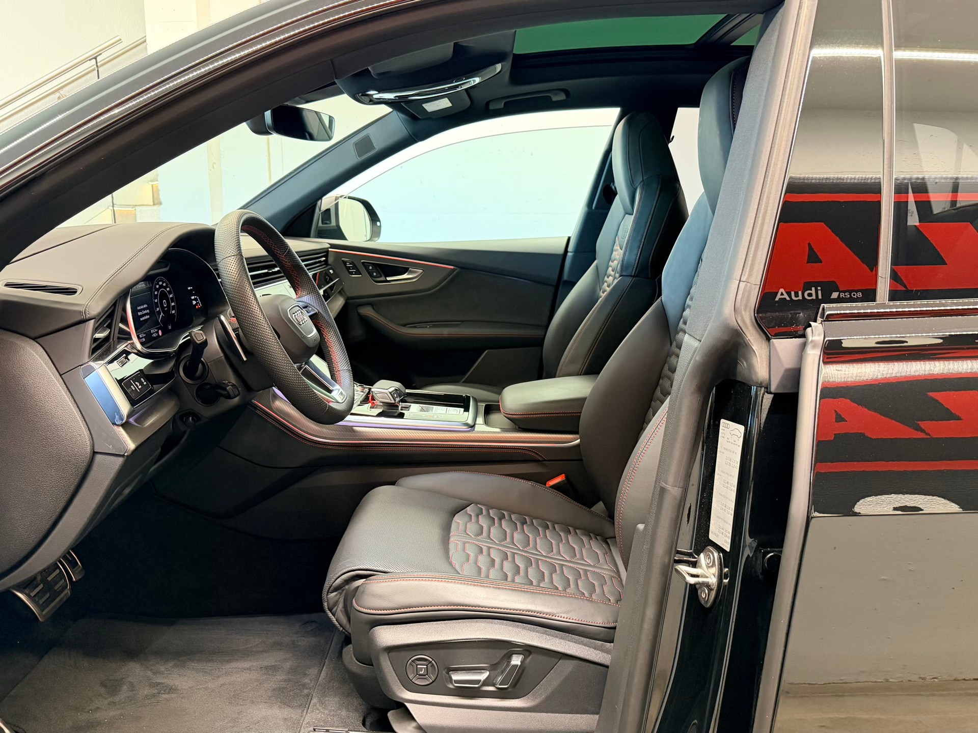 AUDI RSQ8 performance quattro-image-14