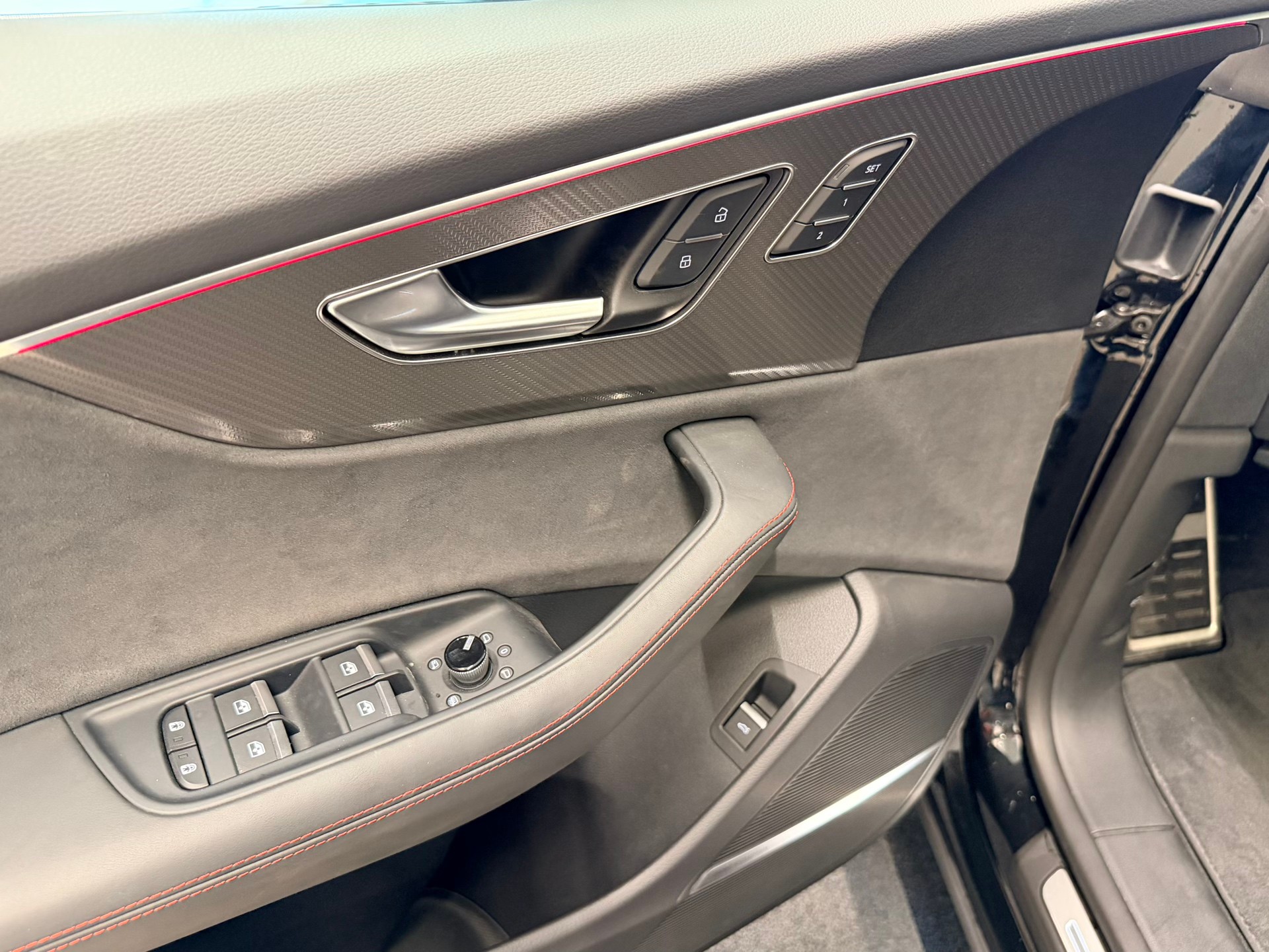AUDI RSQ8 performance quattro-image-13