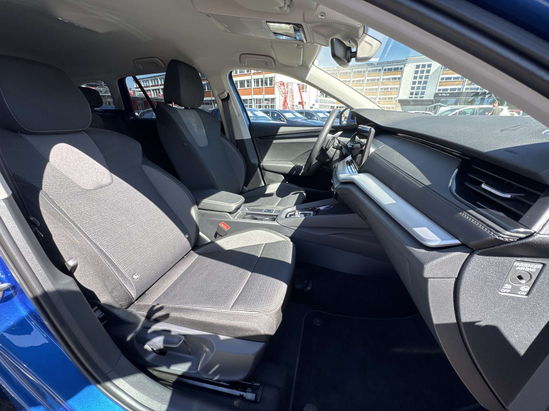 SKODA Octavia Combi 2.0 TDi 150 Selection DSG-Automat-image-12
