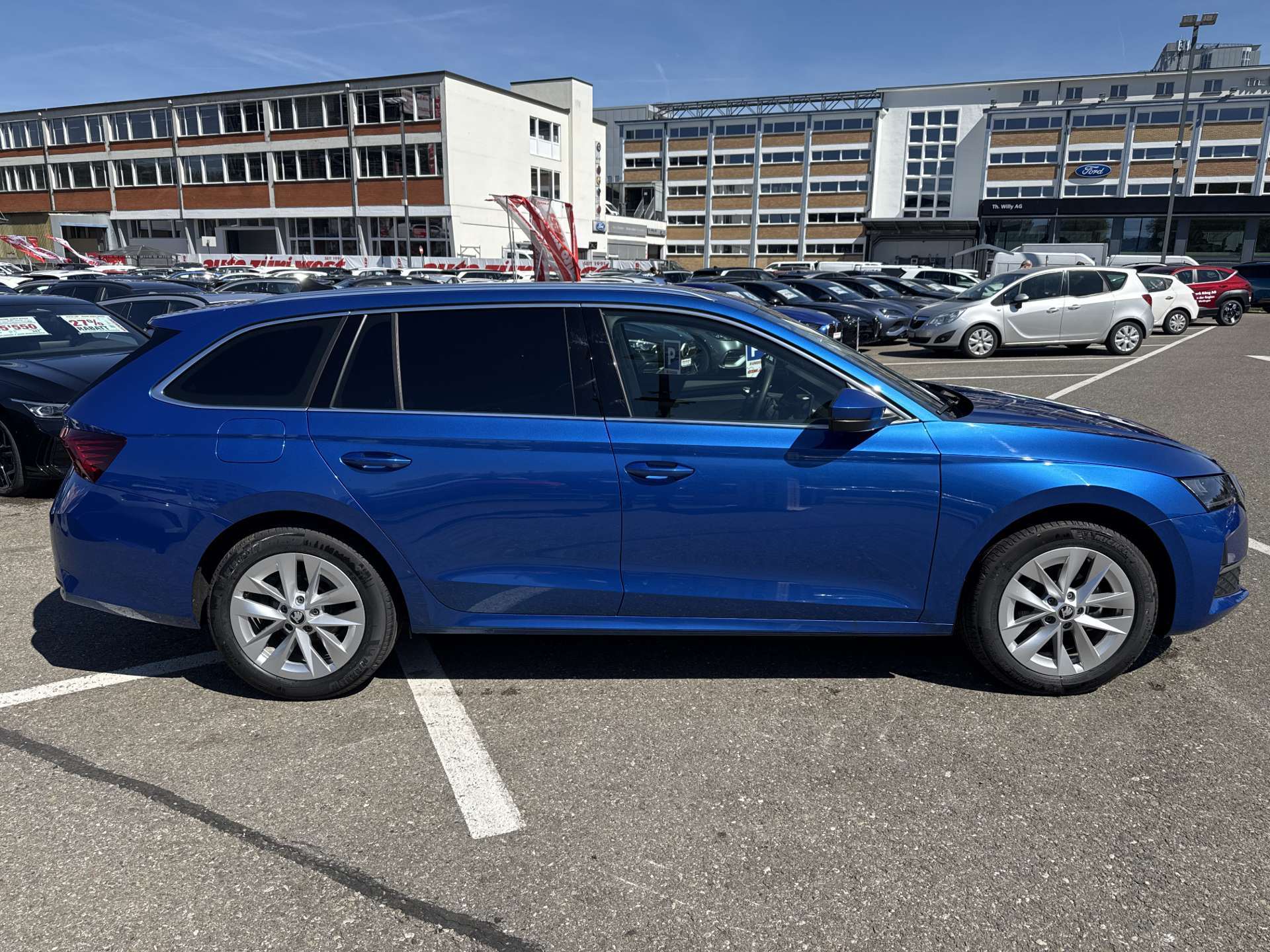 SKODA Octavia Combi 2.0 TDi 150 Selection DSG-Automat-image-10