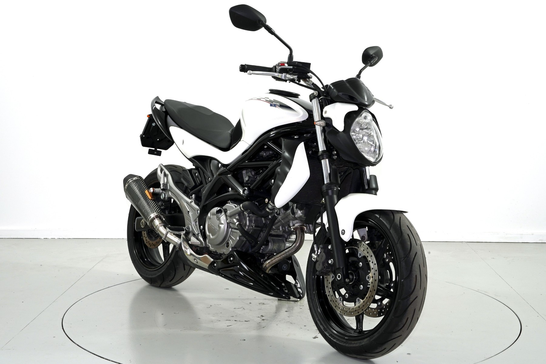 SUZUKI SFV 650 A Gladius-showroom-element-1