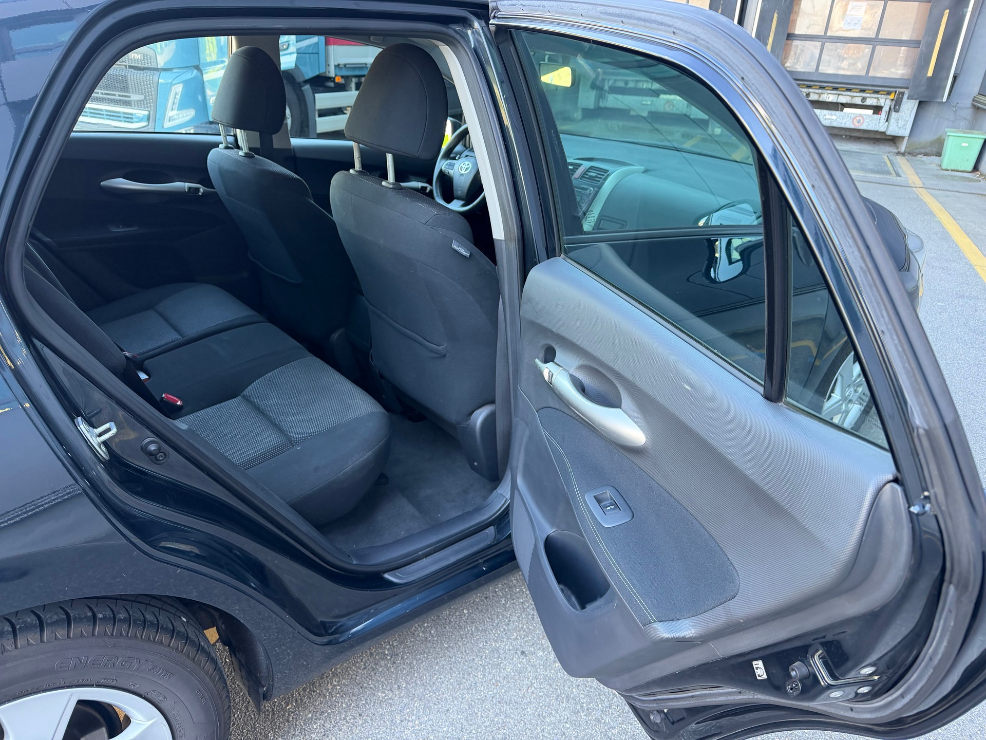 TOYOTA Auris 1.8 16V HSD Linea Luna-image-9