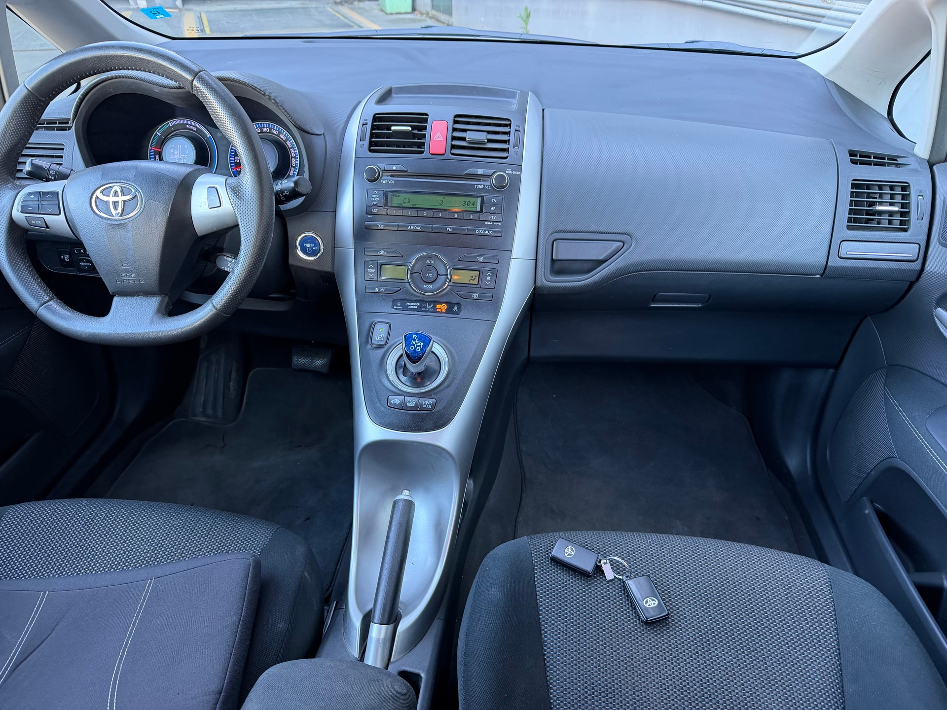 TOYOTA Auris 1.8 16V HSD Linea Luna-image-11