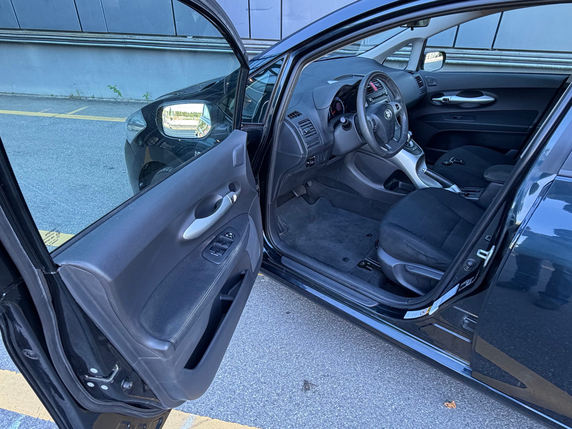 TOYOTA Auris 1.8 16V HSD Linea Luna-image-14