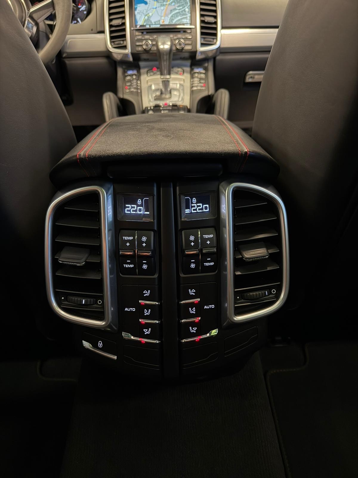 PORSCHE Cayenne GTS-image-13