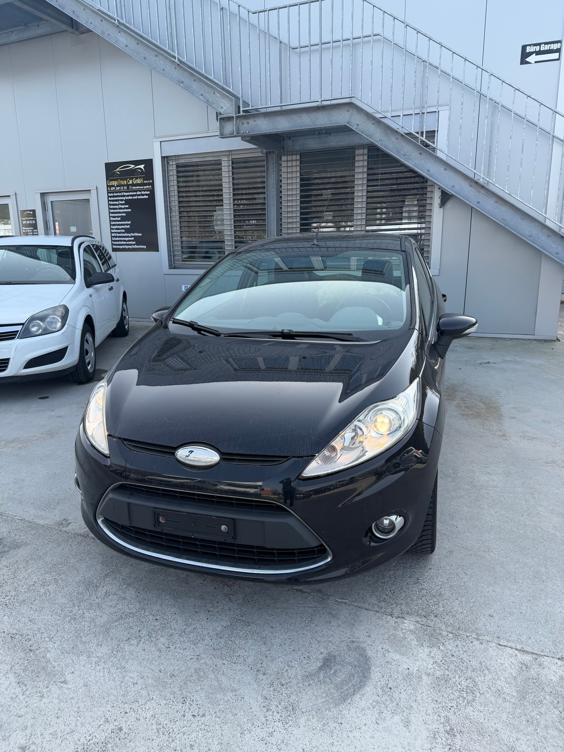 FORD Fiesta 1.4 16V Titanium-image-1