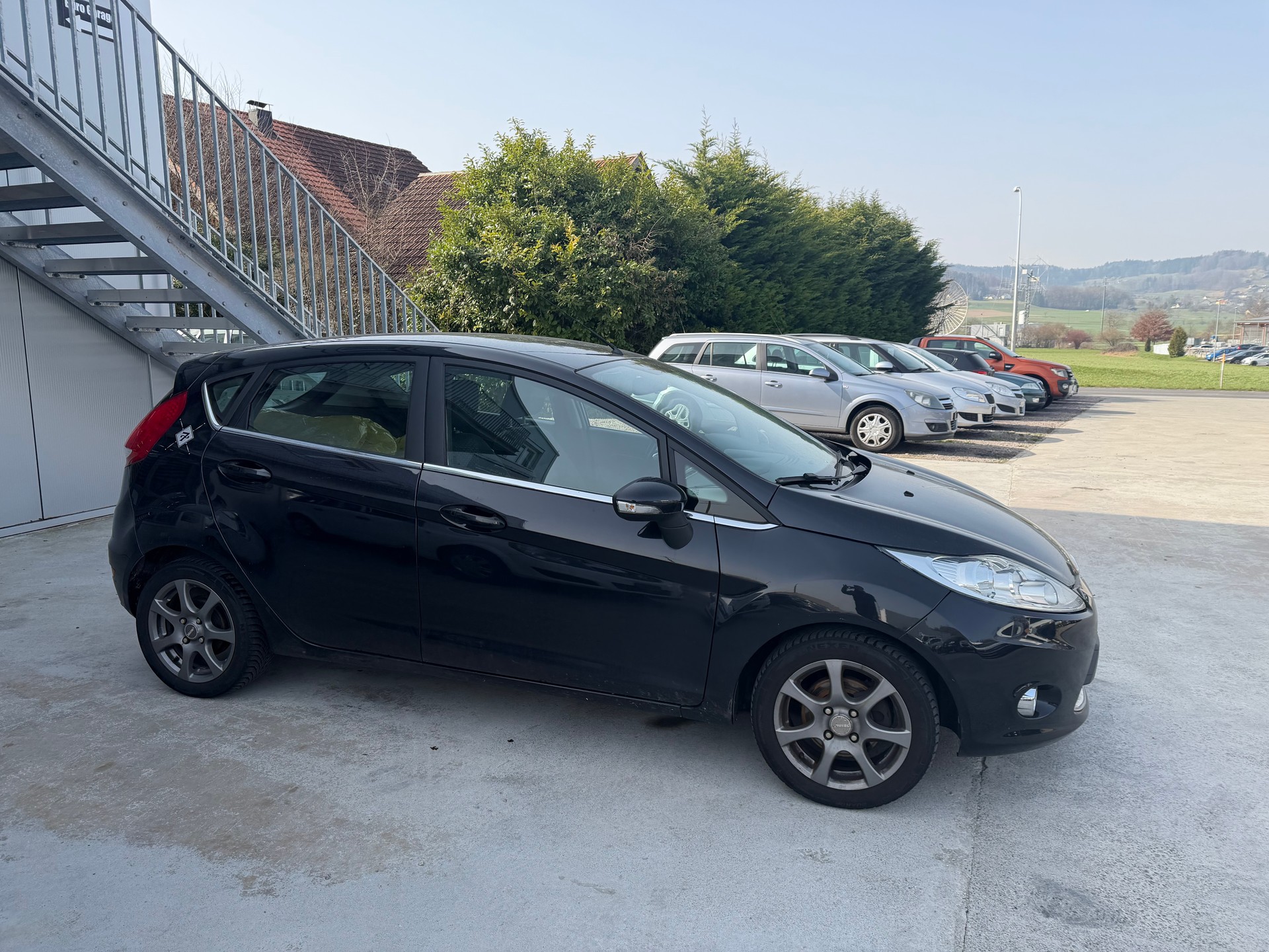 FORD Fiesta 1.4 16V Titanium-image-2