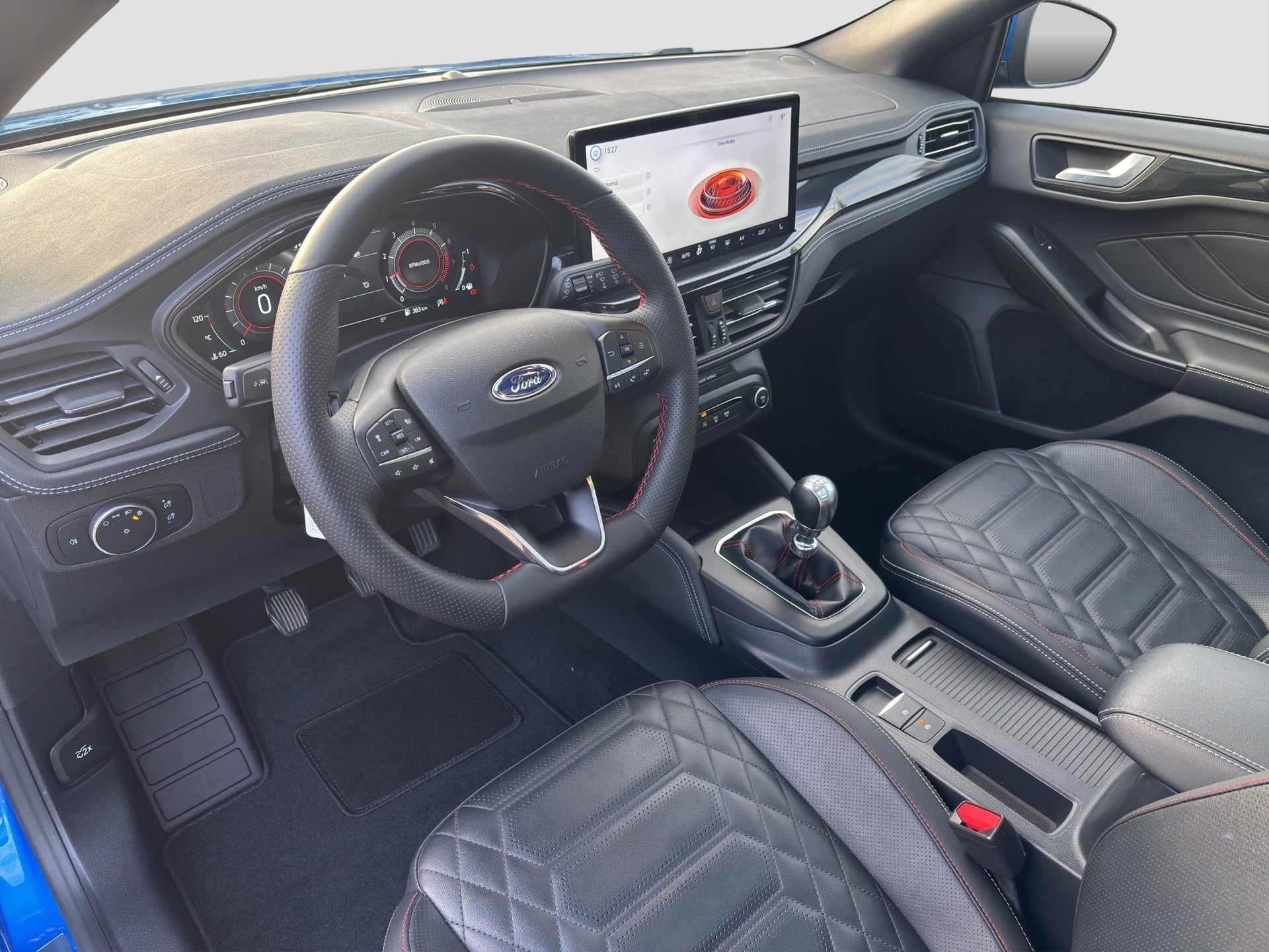 FORD Focus 1.0 MHEV ST-Line Vignale-image-10