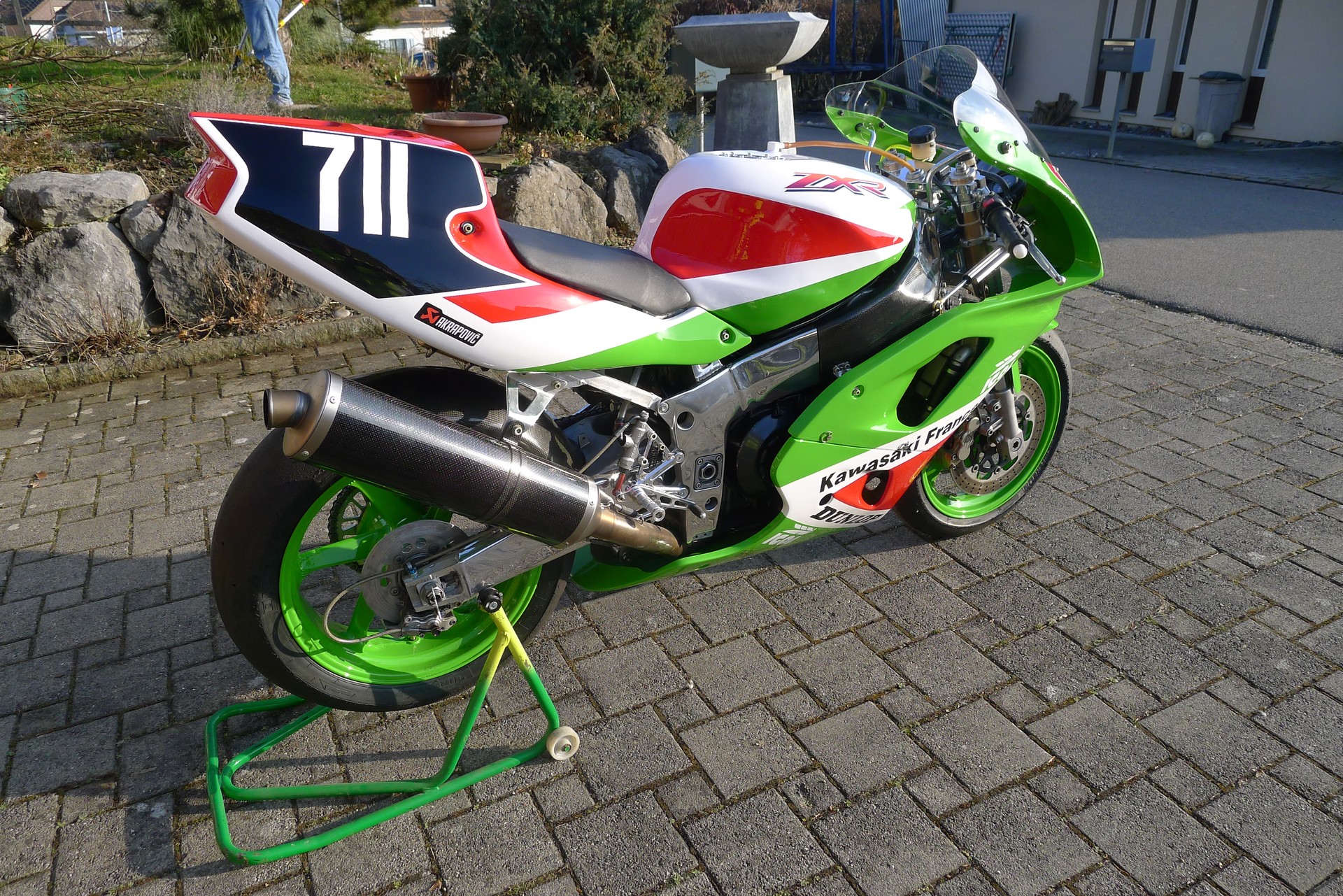 KAWASAKI ZXR-750RR-image-3
