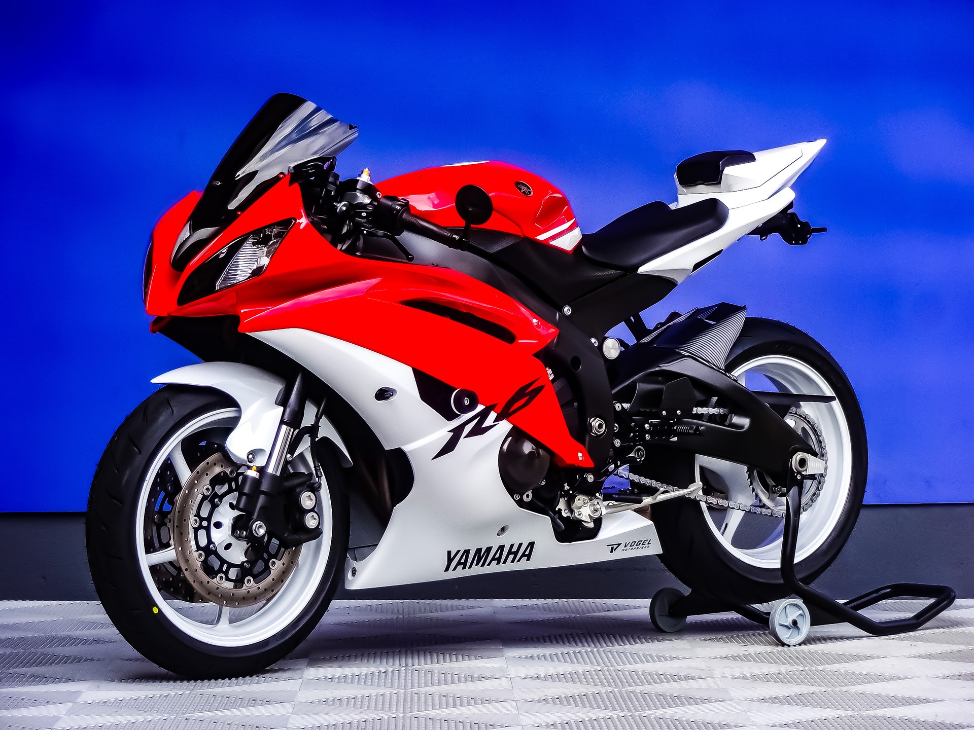 YAMAHA YZF-R6-showroom-element-1