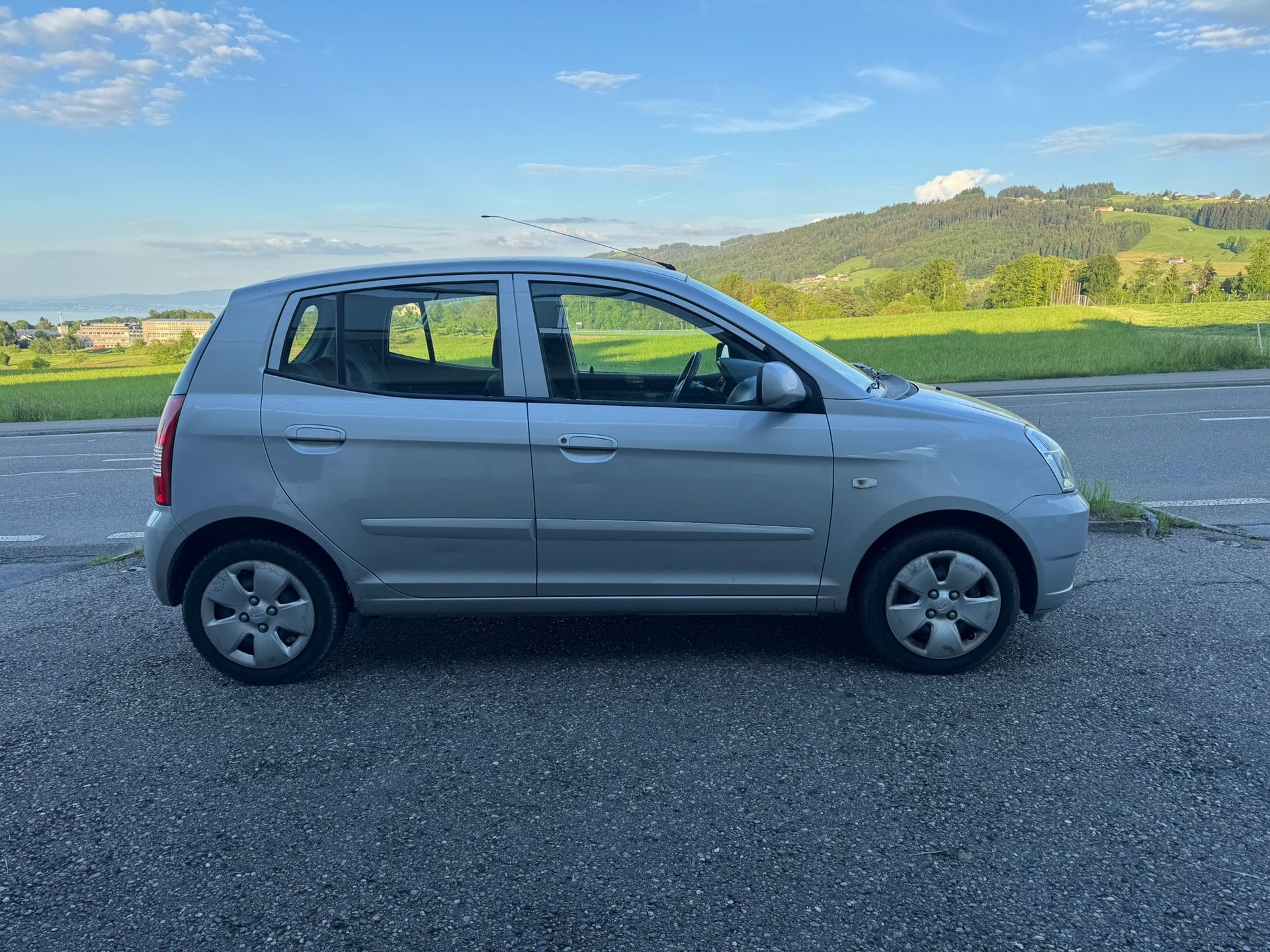 KIA Picanto 1.1 Classic-image-3