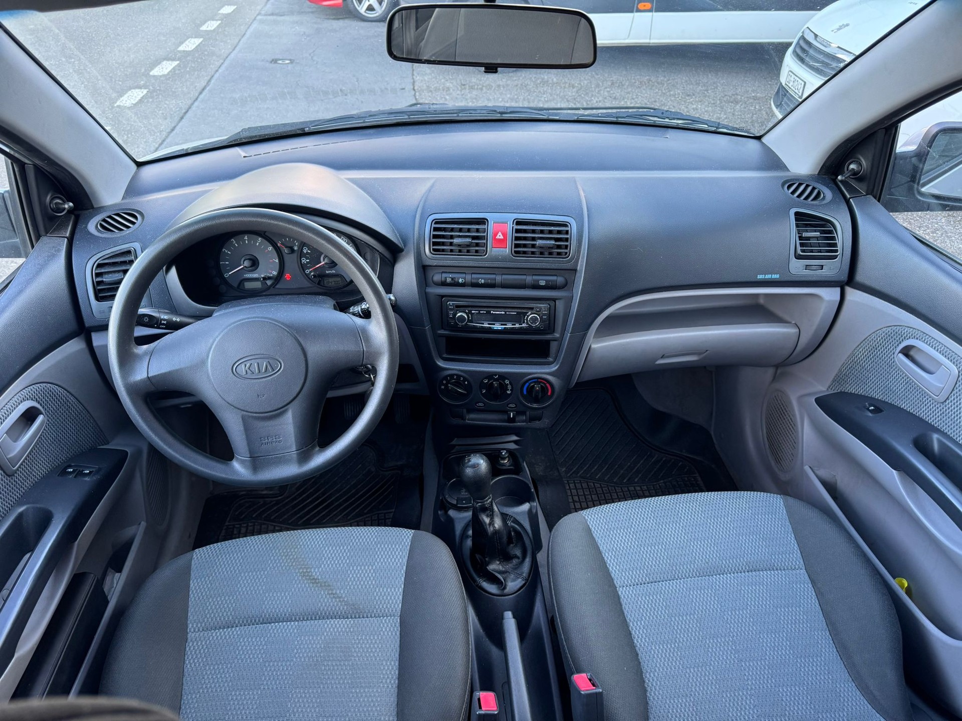 KIA Picanto 1.1 Classic-image-10