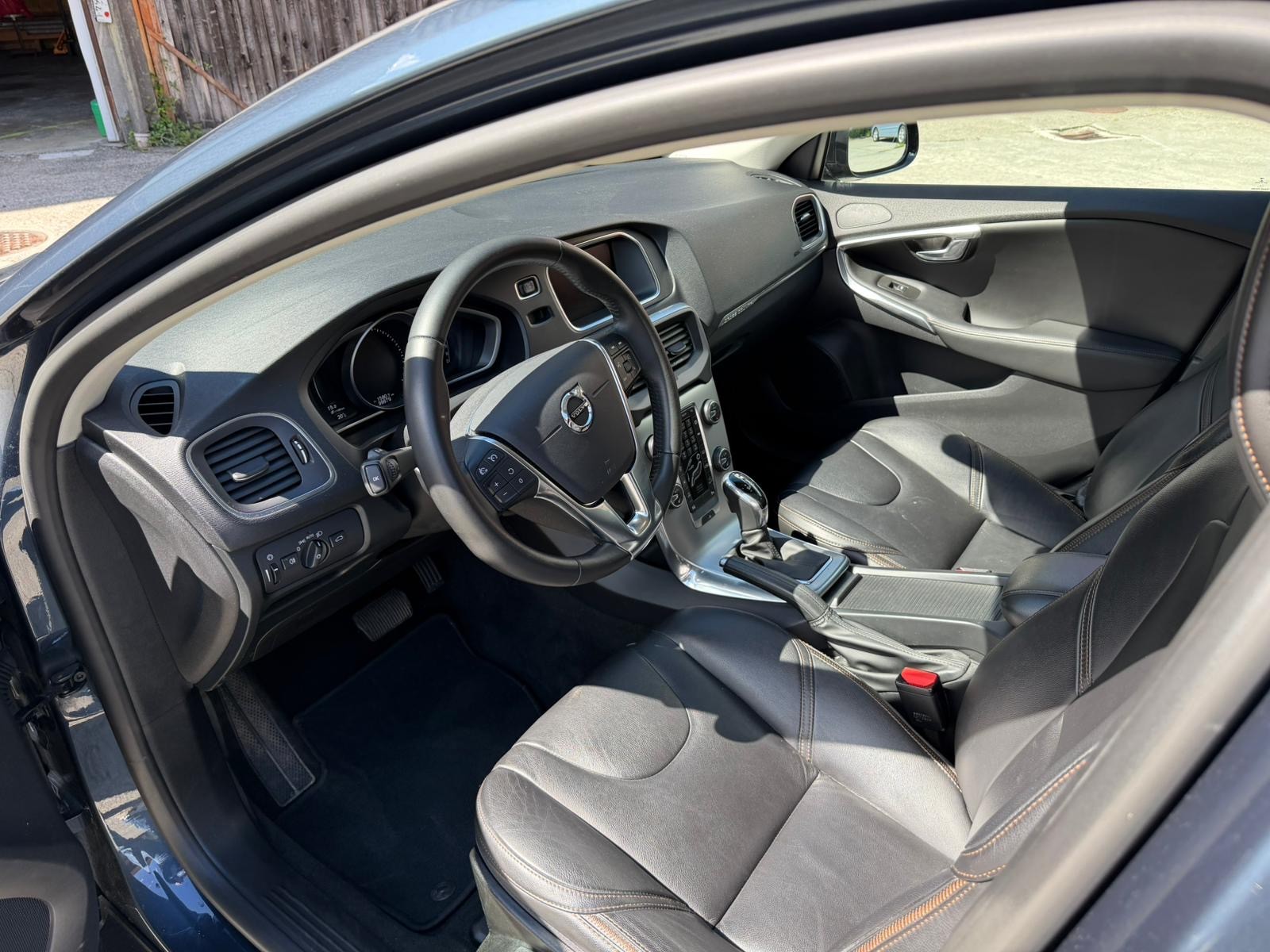 VOLVO V40 Cross Country Pro T4 AWD Geartronic-image-7