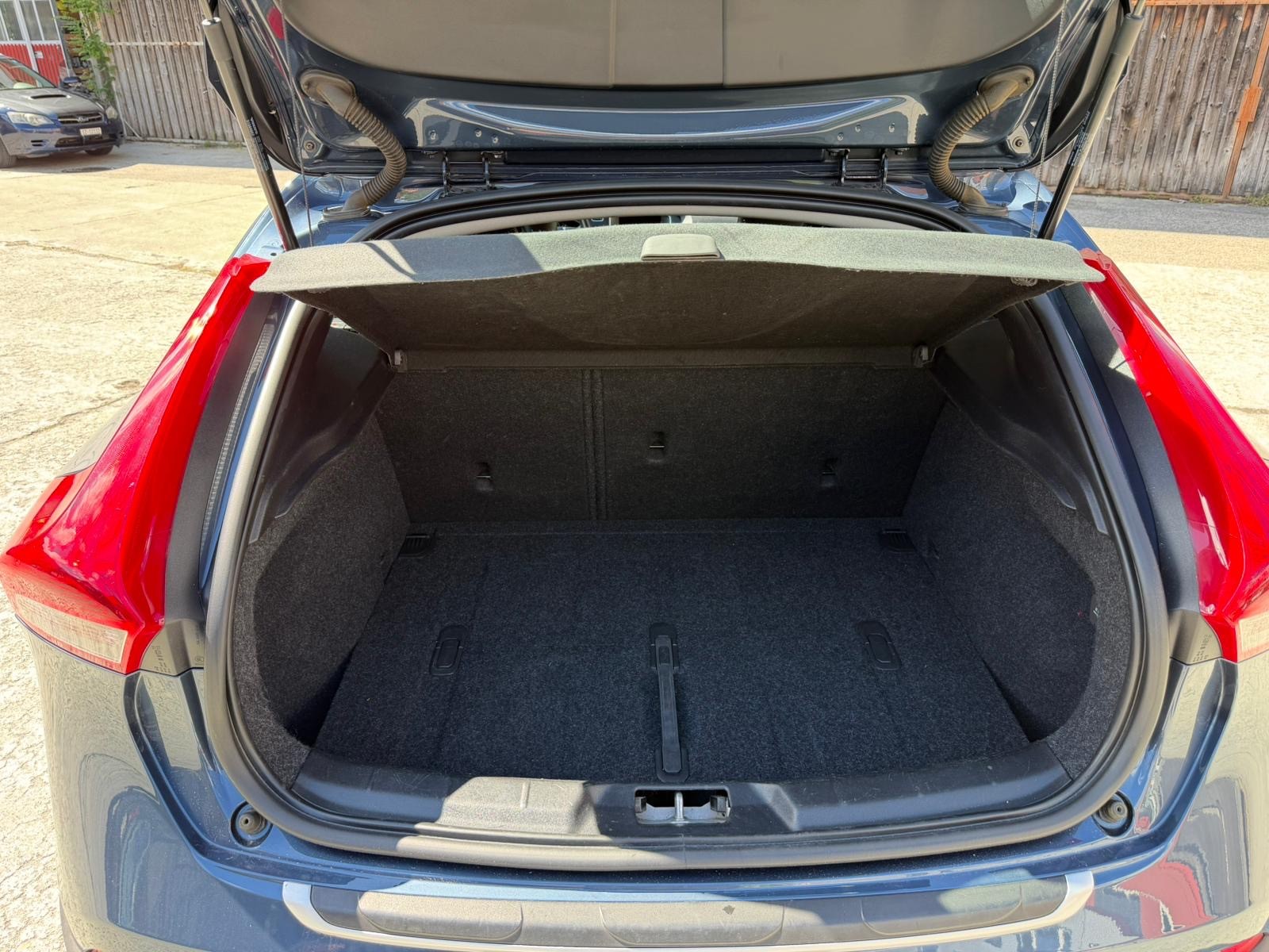 VOLVO V40 Cross Country Pro T4 AWD Geartronic-image-4