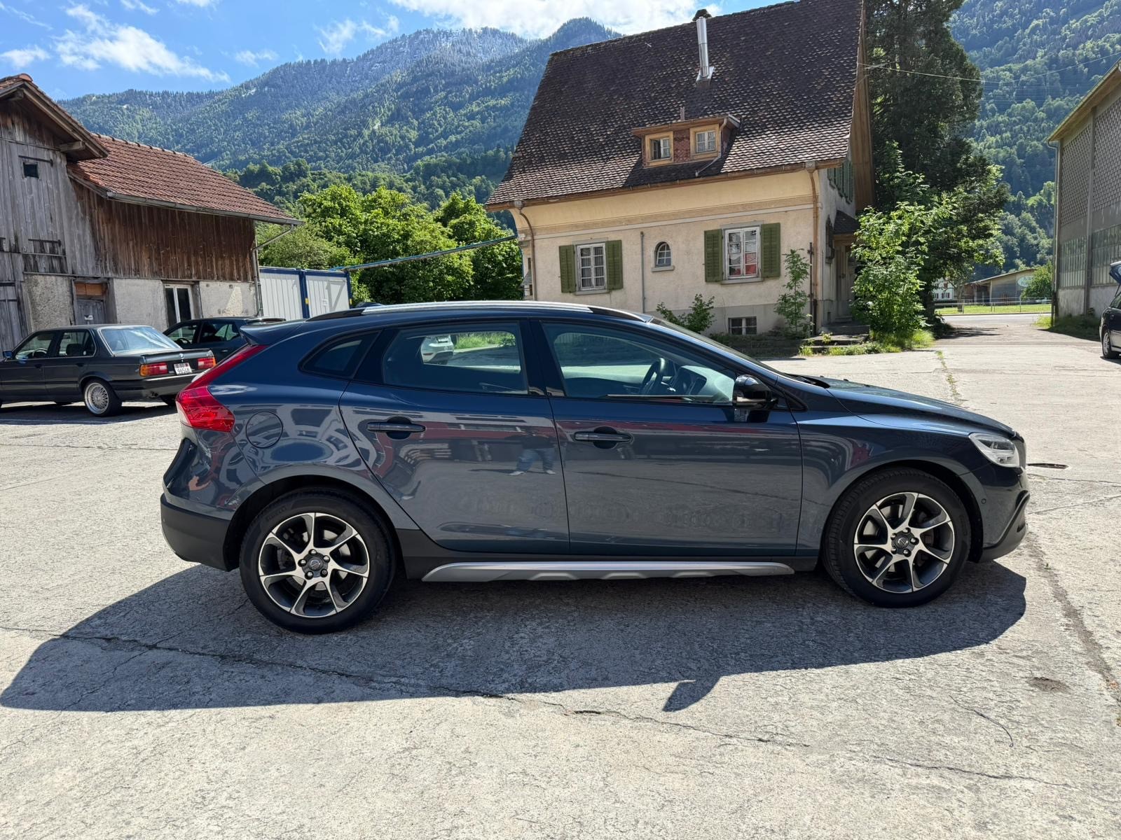 VOLVO V40 Cross Country Pro T4 AWD Geartronic-showroom-element-3