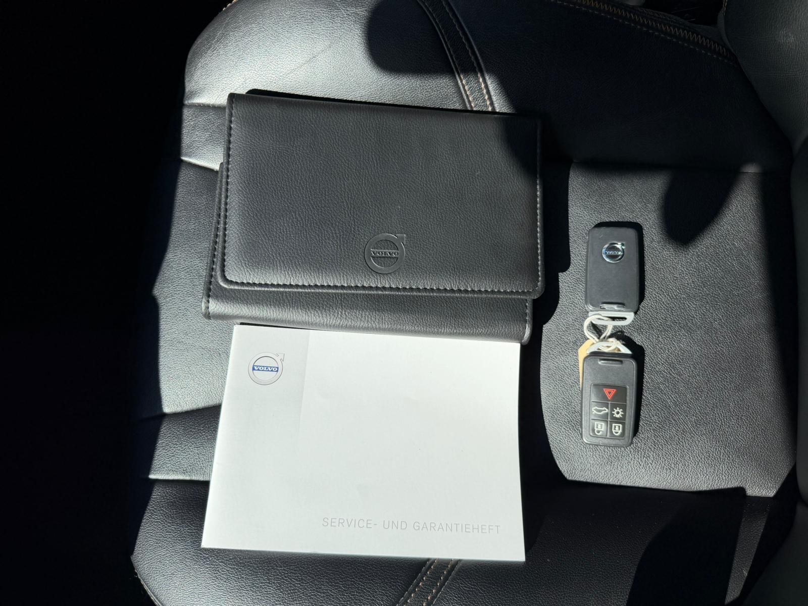 VOLVO V40 Cross Country Pro T4 AWD Geartronic-image-14