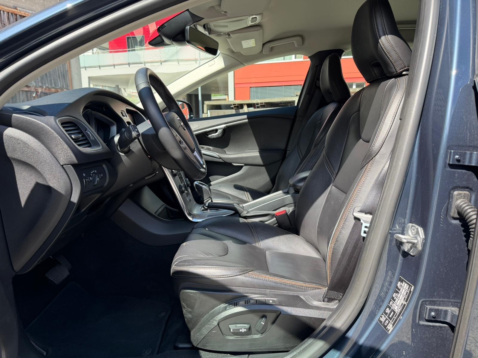 VOLVO V40 Cross Country Pro T4 AWD Geartronic-image-6