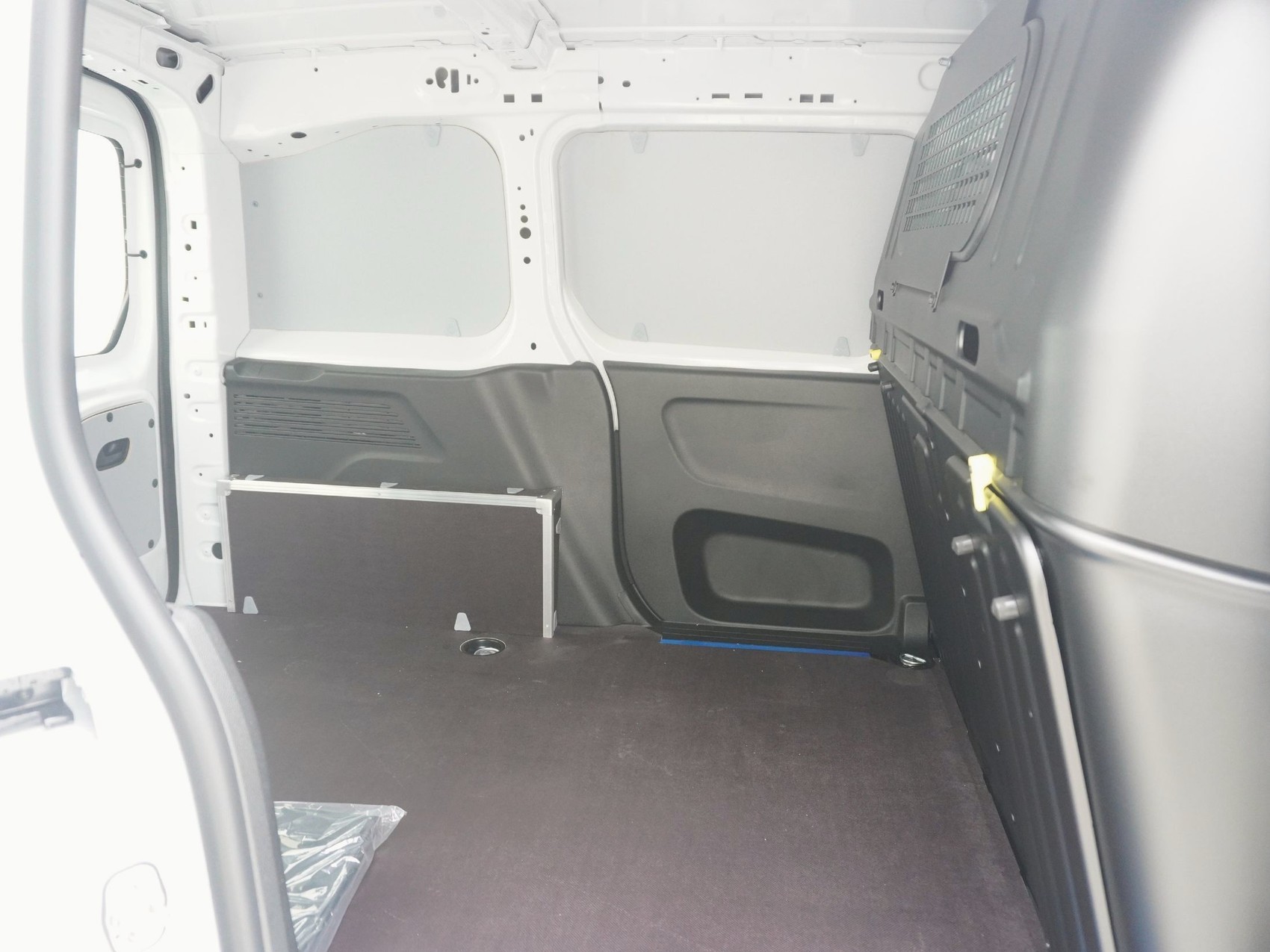 CITROEN Berlingo M 1.5 BlueHDi 100 First S/S-image-14