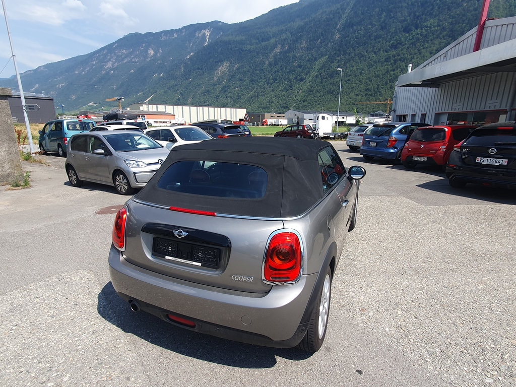 MINI Cooper Cabriolet-image-9