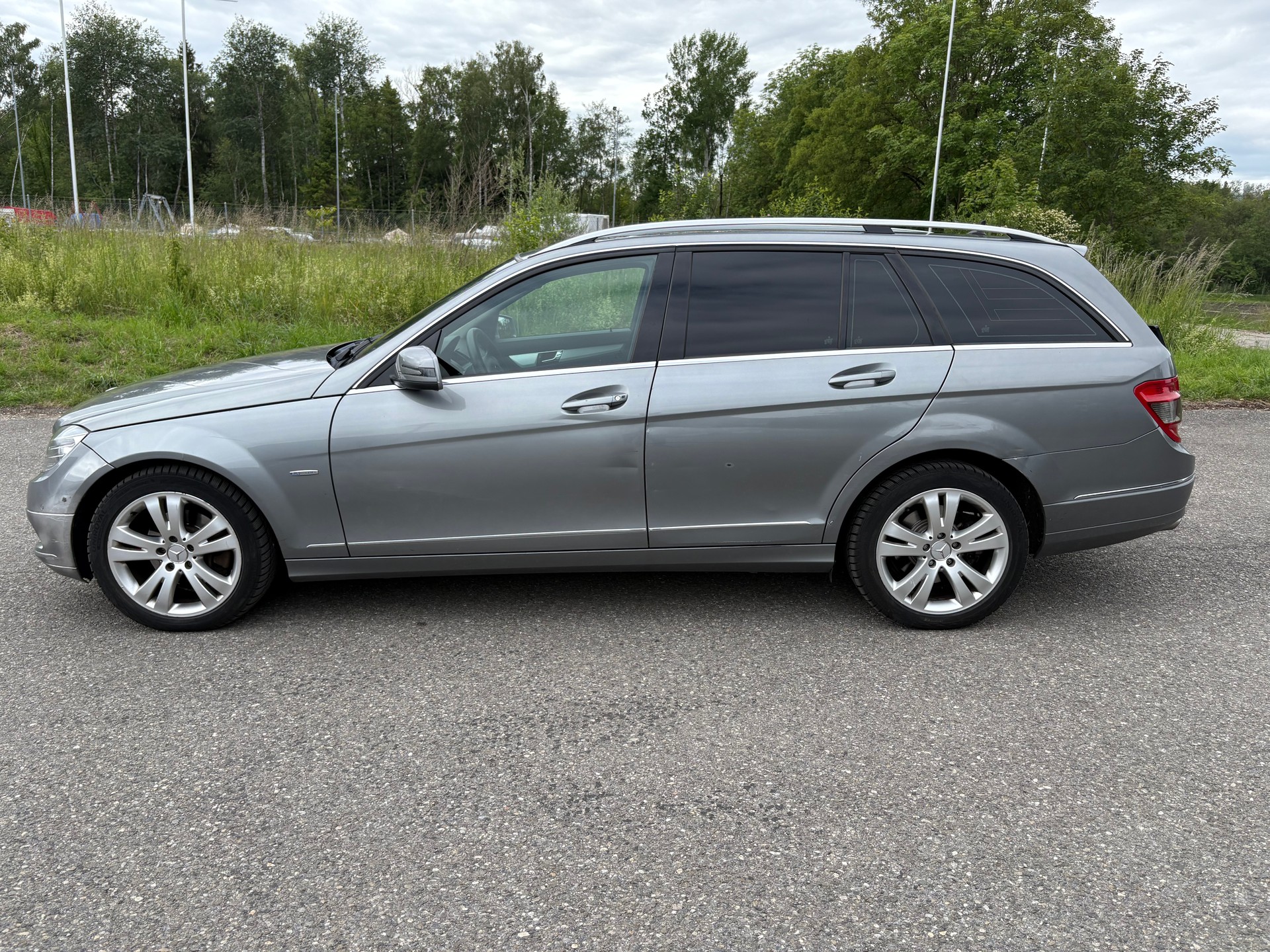 MERCEDES-BENZ C 220 CDI BlueEfficiency Automatic-image-6