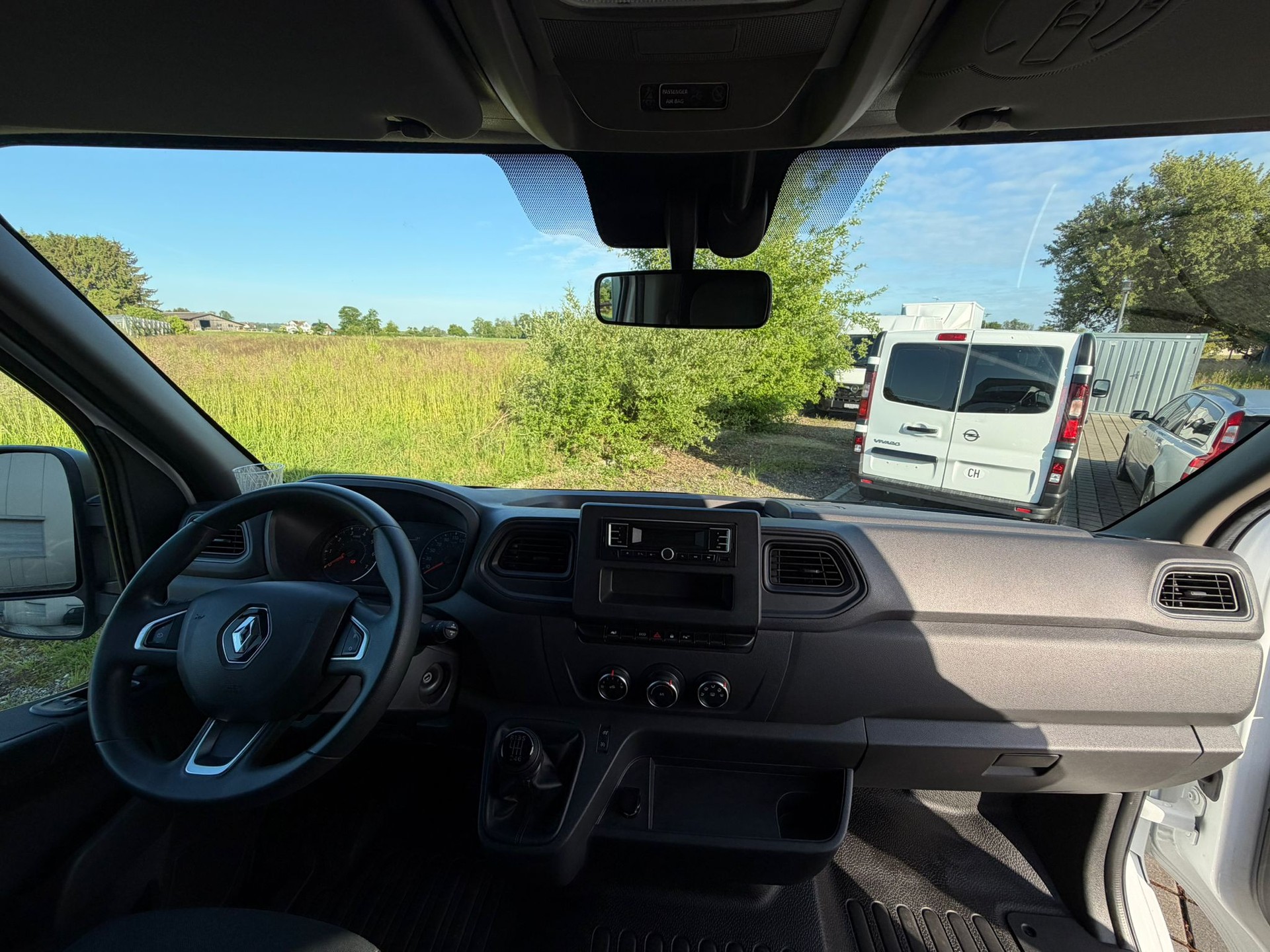 RENAULT Master T35 2.3dCi 135 L2H2-image-14