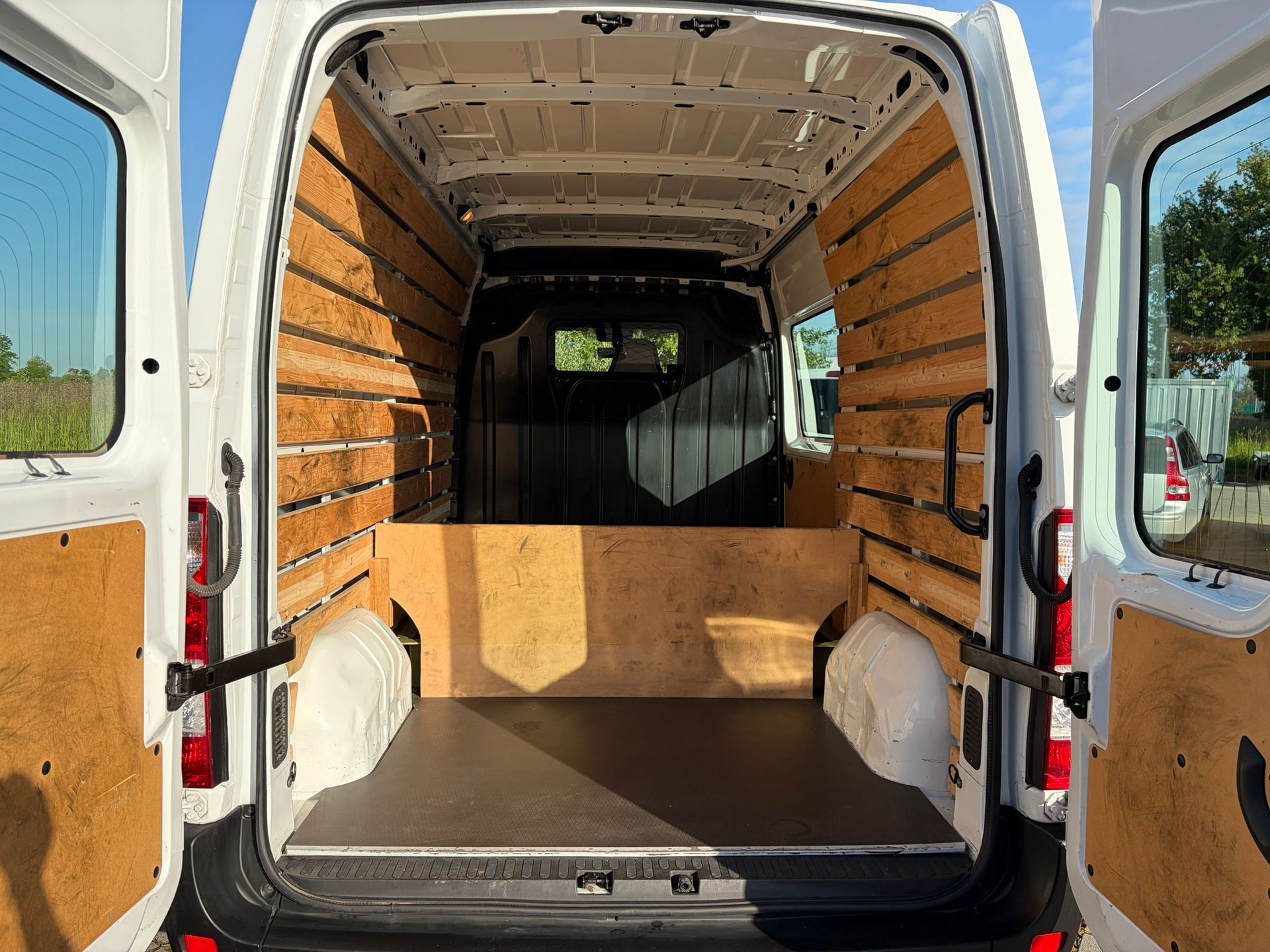 RENAULT Master T35 2.3dCi 135 L2H2-image-12