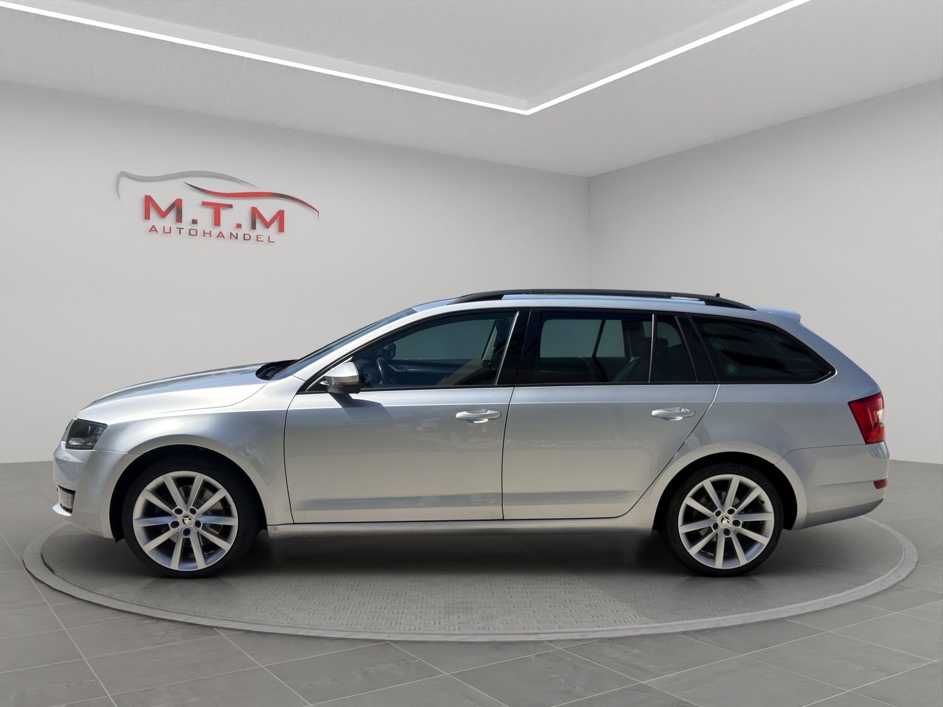 SKODA Octavia Combi 2.0 TDI Ambition 4x4 DSG-image-5