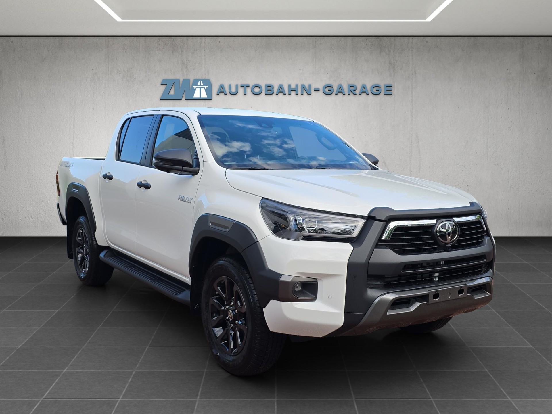 TOYOTA Hilux Double Cab.-Pick-up 2.8 D-4D MHEV 204 Invincible-image-6