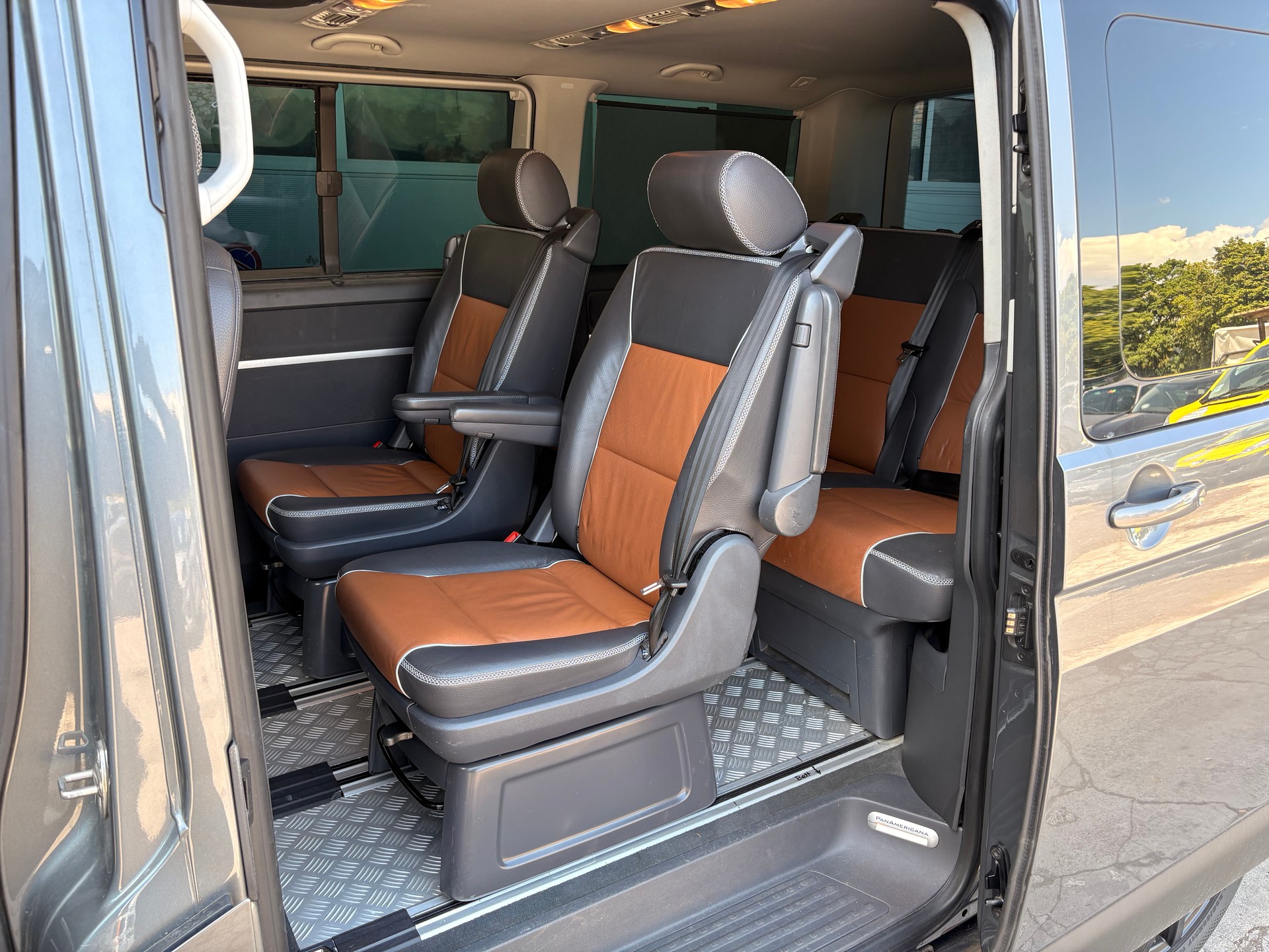 VW T5 Multivan 2.0 Bi-TDI CR Panamericana 4Motion DSG-image-8